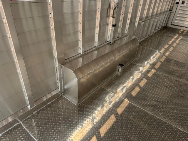 2027 Elite Trailers photo 2
