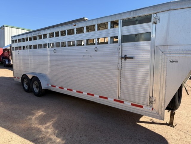 Horse Livestock Trailer photo 3