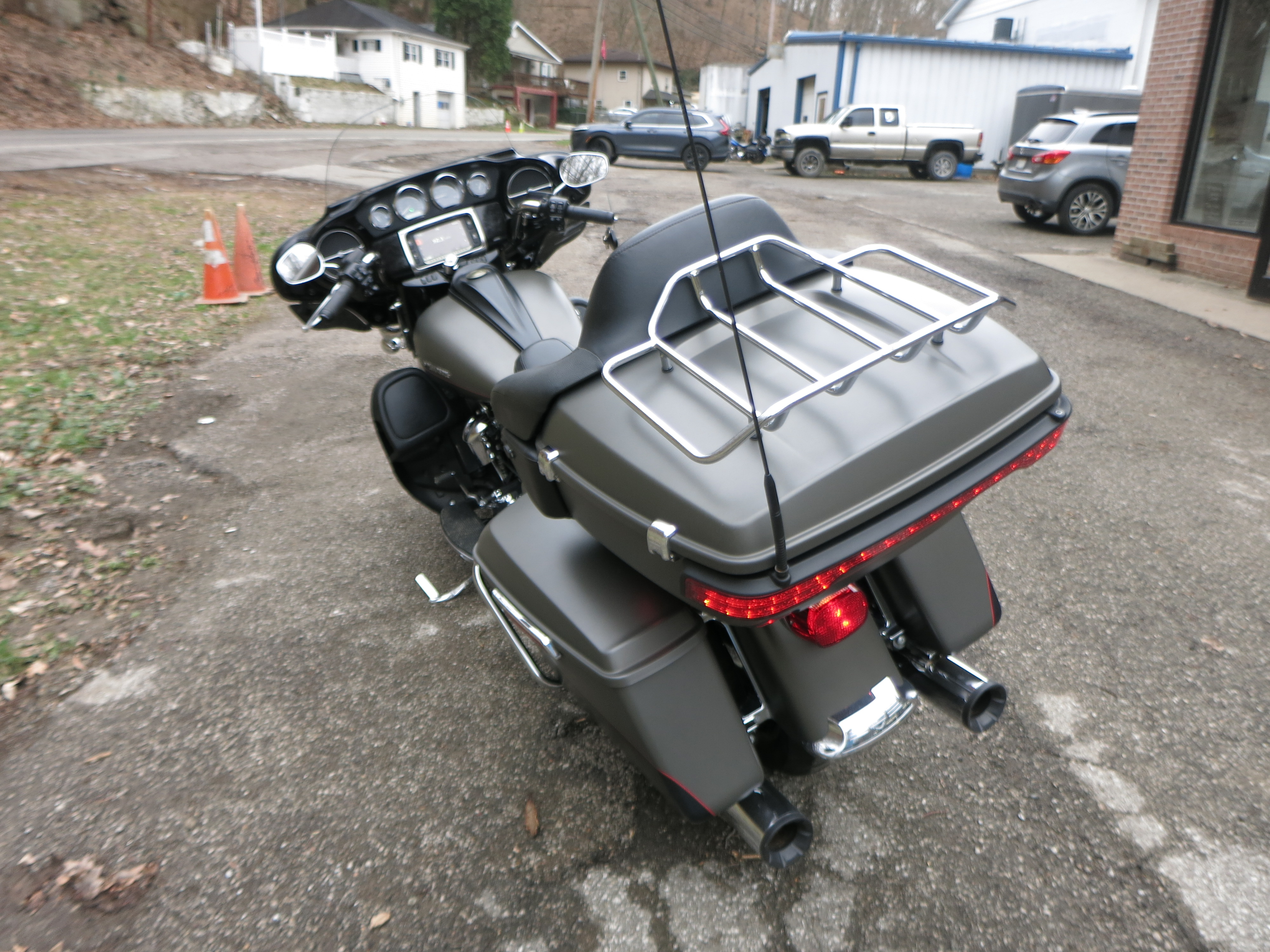 2018 Harley-Davidson® Ultra Limited - Two-Tone Option - Photo 5
