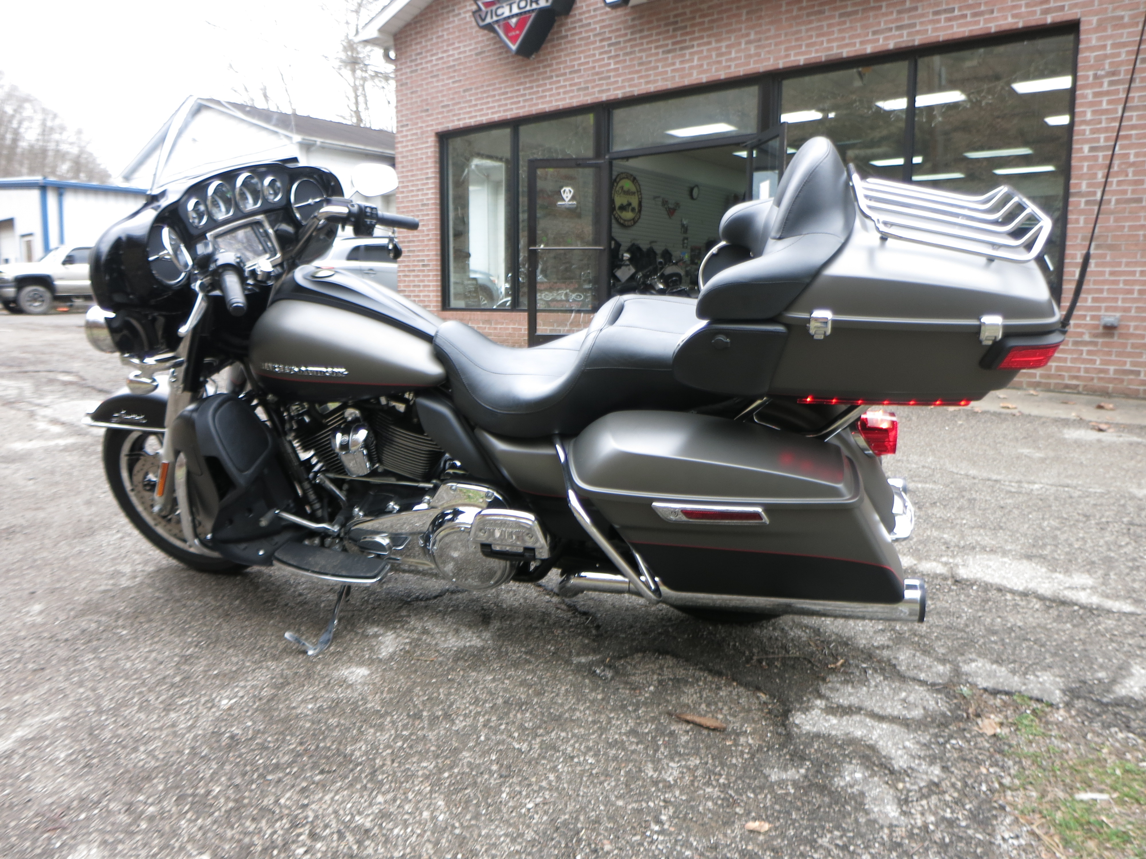 2018 Harley-Davidson® Ultra Limited - Two-Tone Option - Photo 6