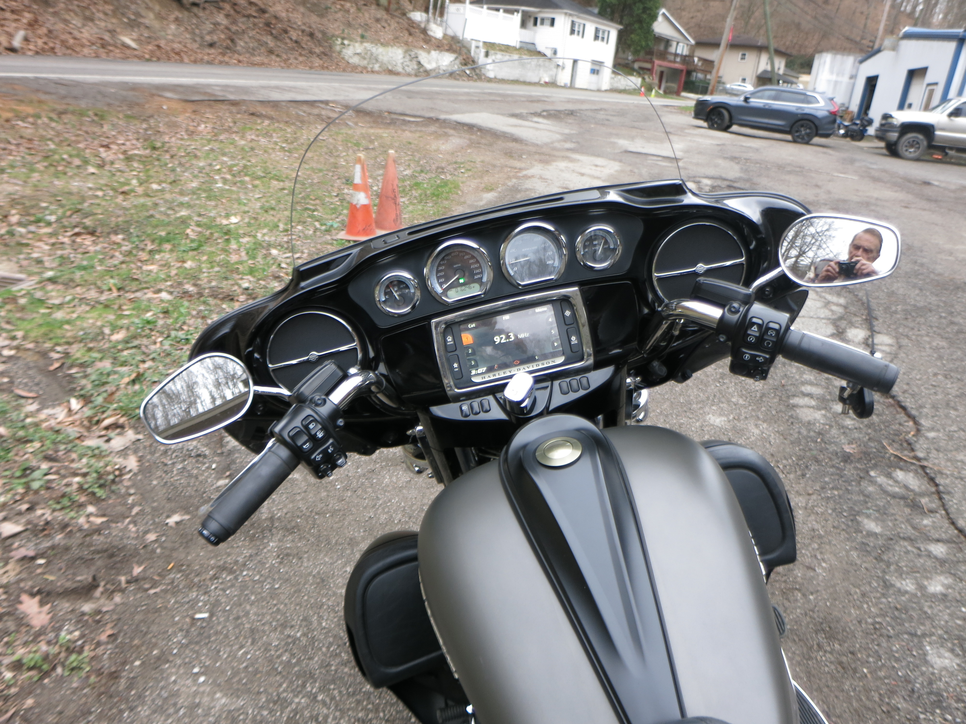 2018 Harley-Davidson® Ultra Limited - Two-Tone Option - Photo 9