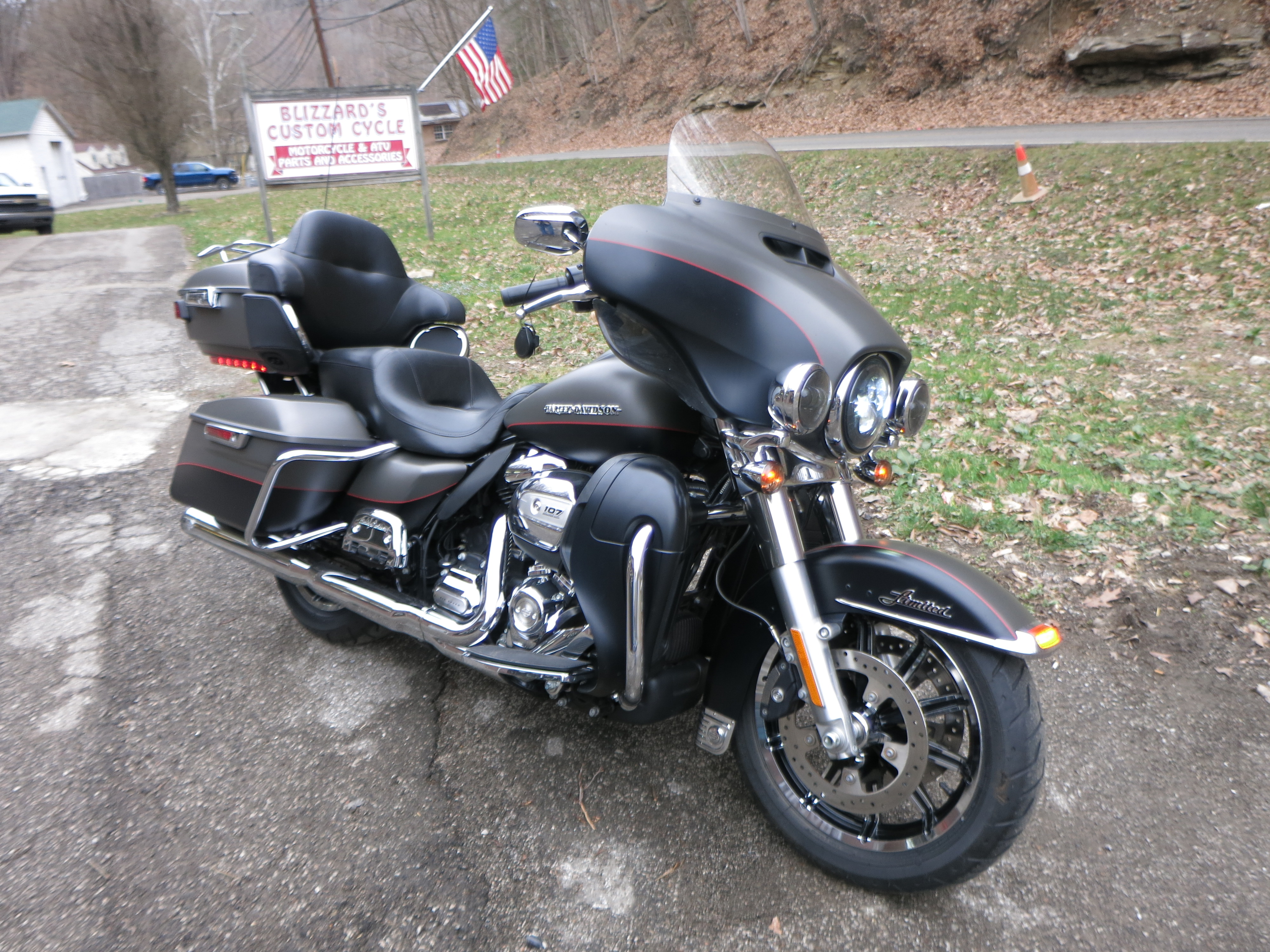 2018 Harley-Davidson® Ultra Limited - Two-Tone Option - Photo 16