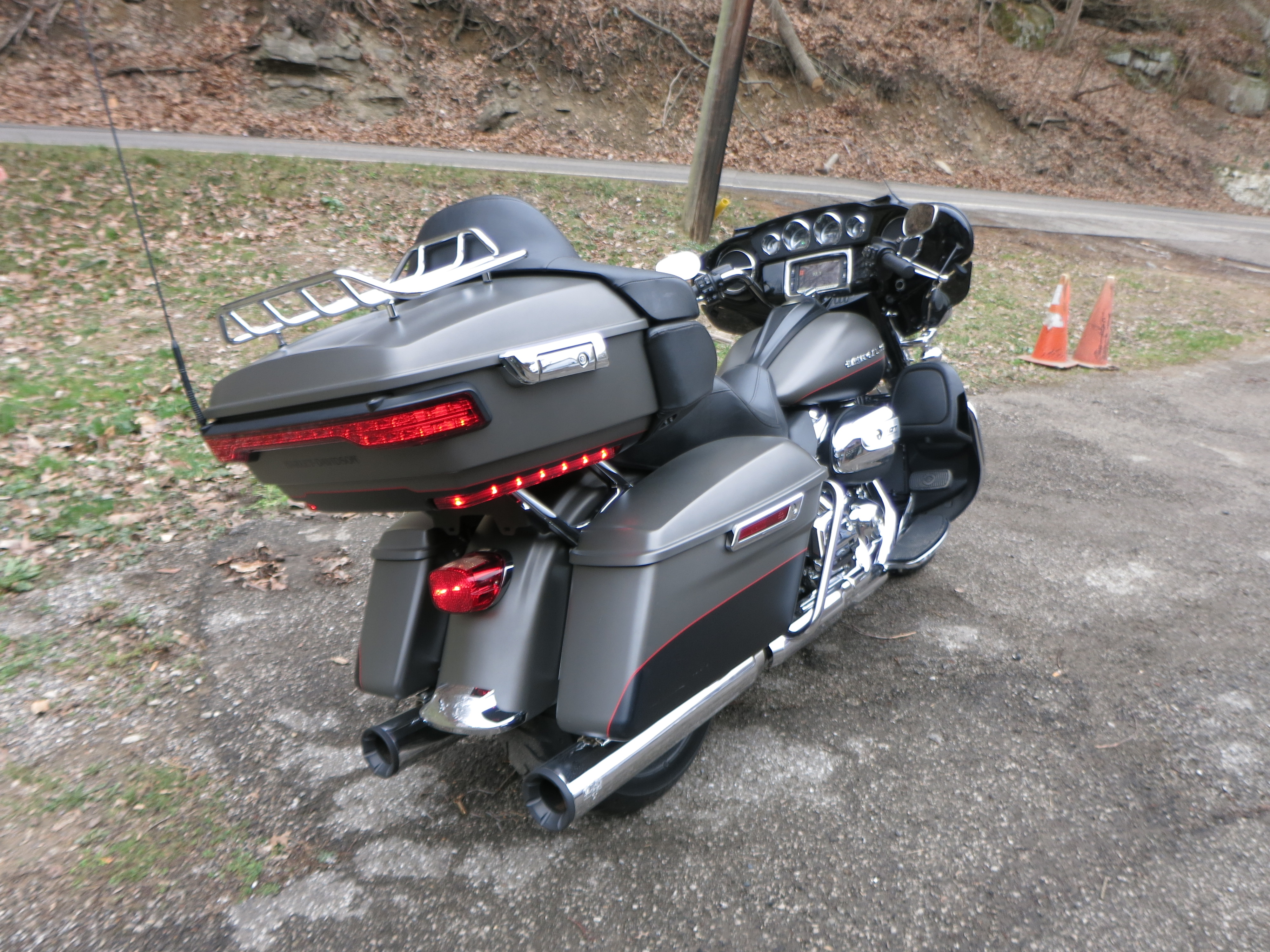 2018 Harley-Davidson® Ultra Limited - Two-Tone Option - Photo 18