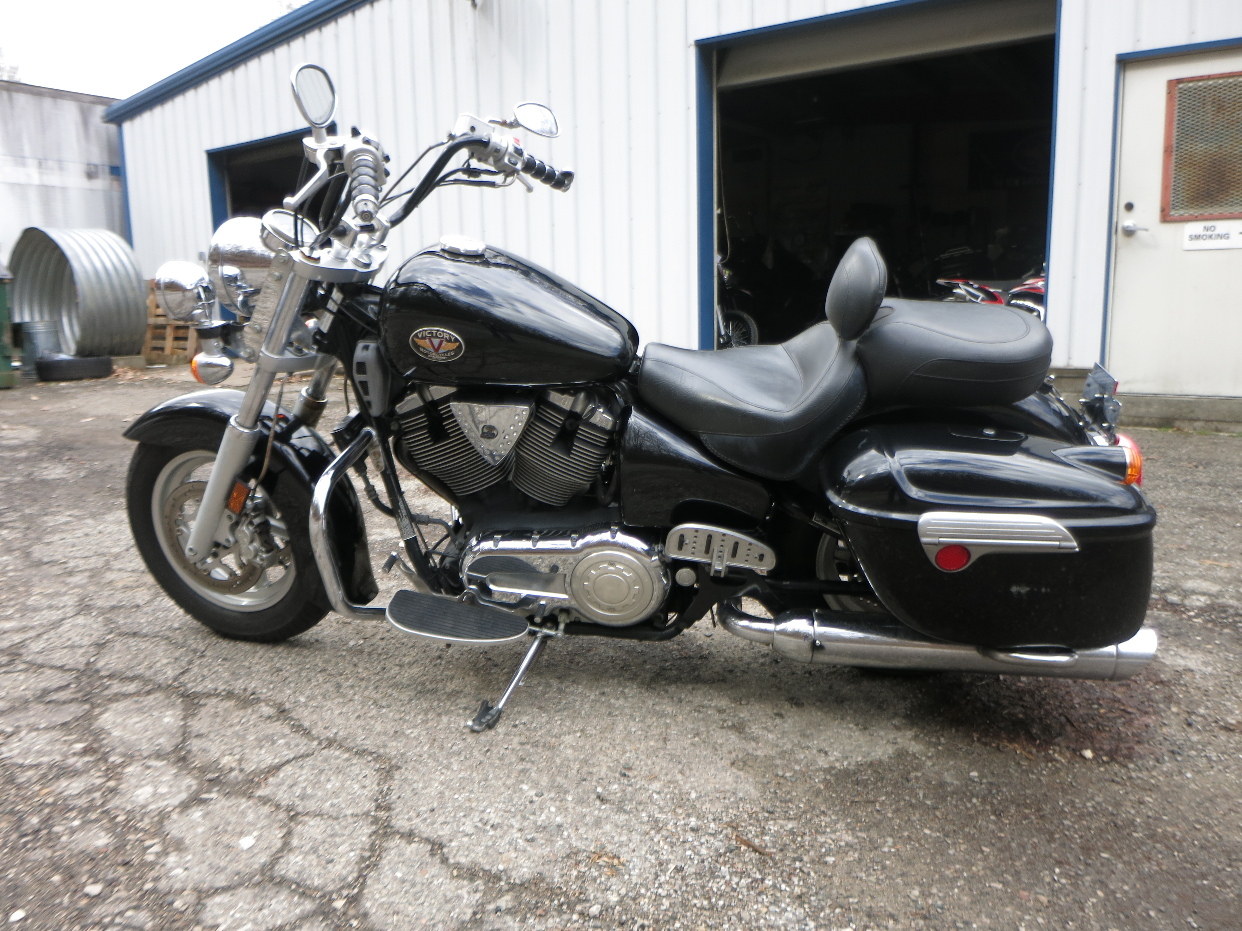 2005 Victory Motorcycles TOURING CRUISER - Photo 10
