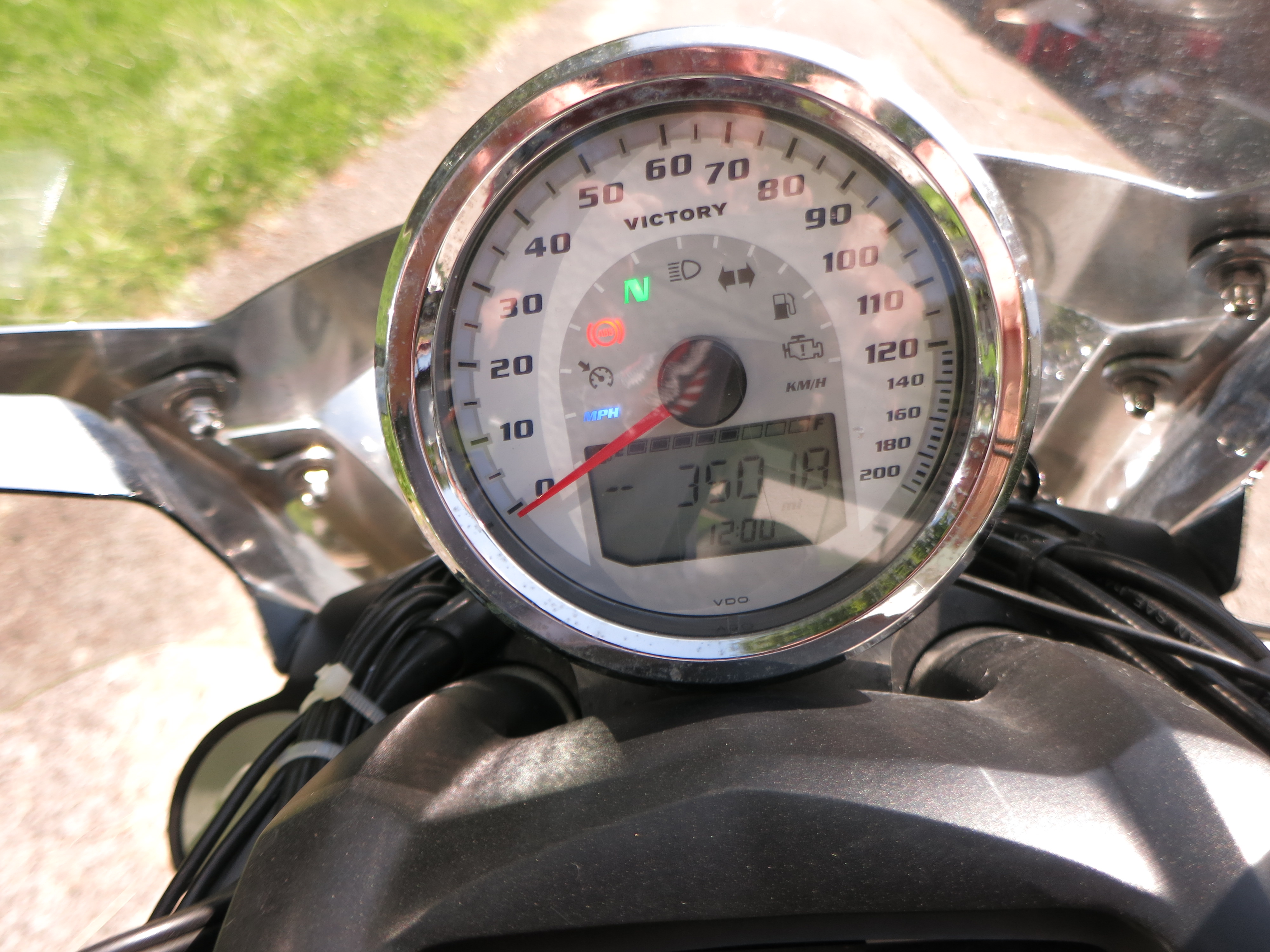 2013 Victory Motorcycles Cross Roads® Classic - Photo 7