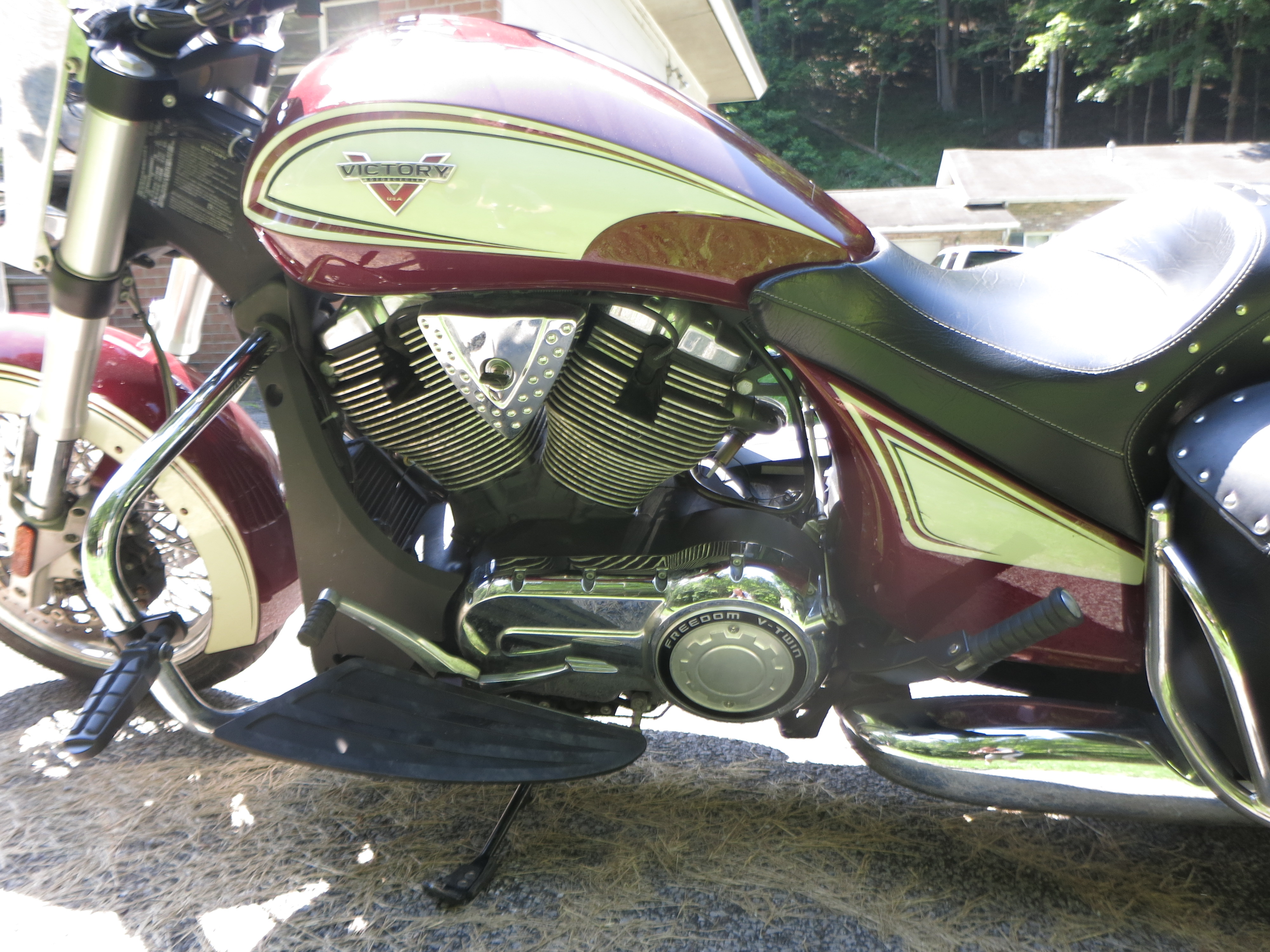 2013 Victory Motorcycles Cross Roads® Classic - Photo 10