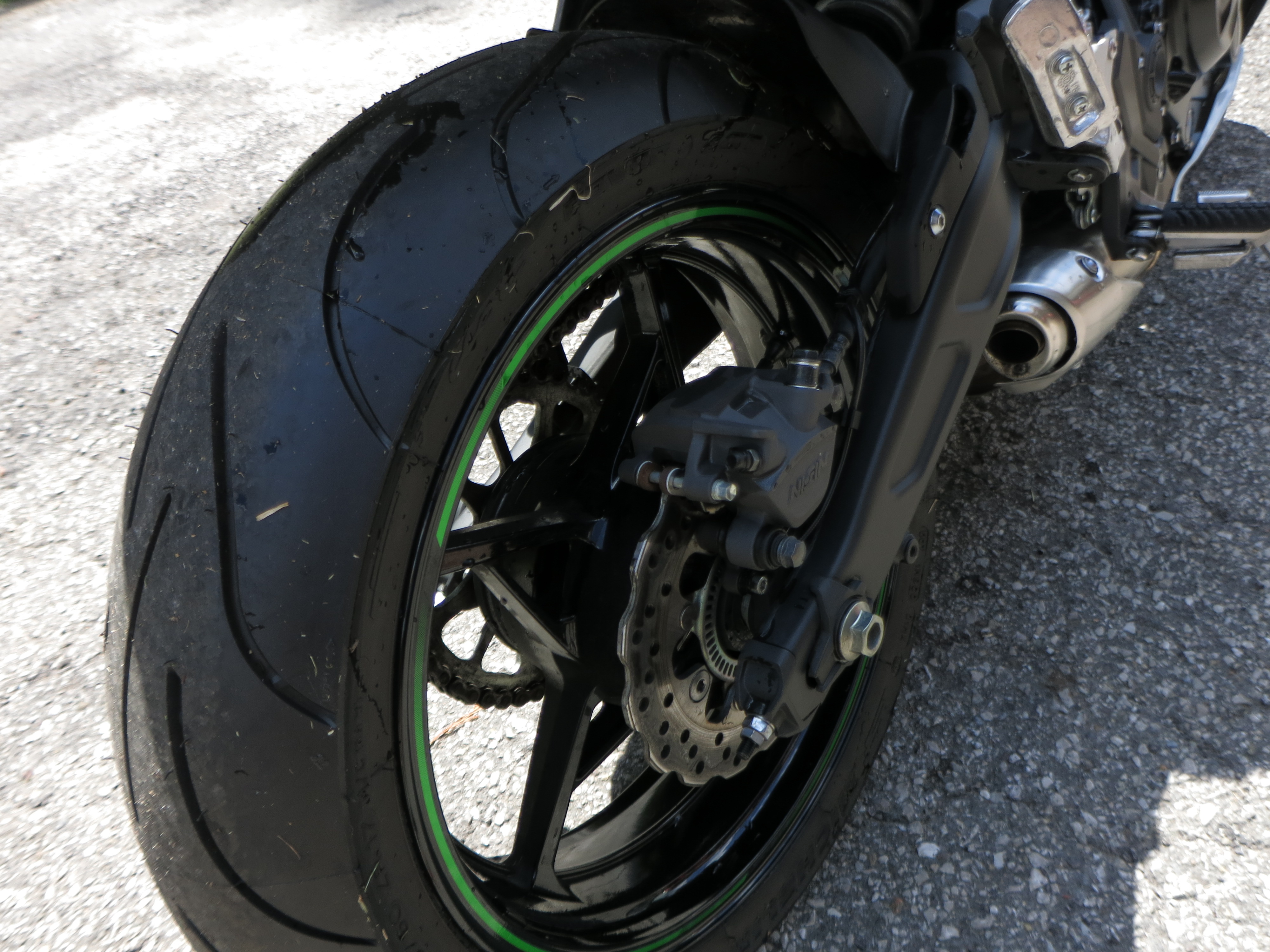 2022 Kawasaki Ninja® 650 ABS - Photo 2