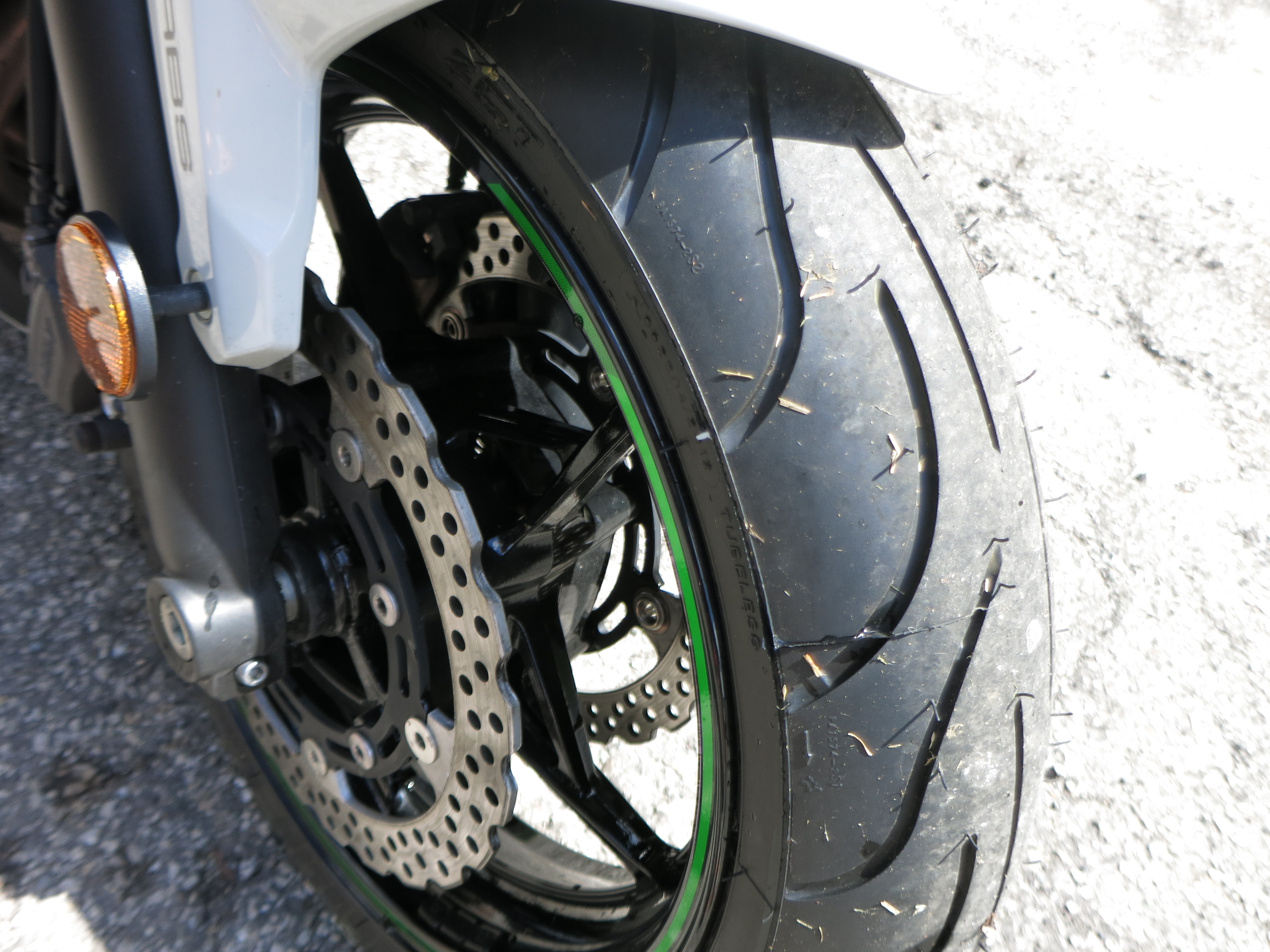 2022 Kawasaki Ninja® 650 ABS - Photo 3