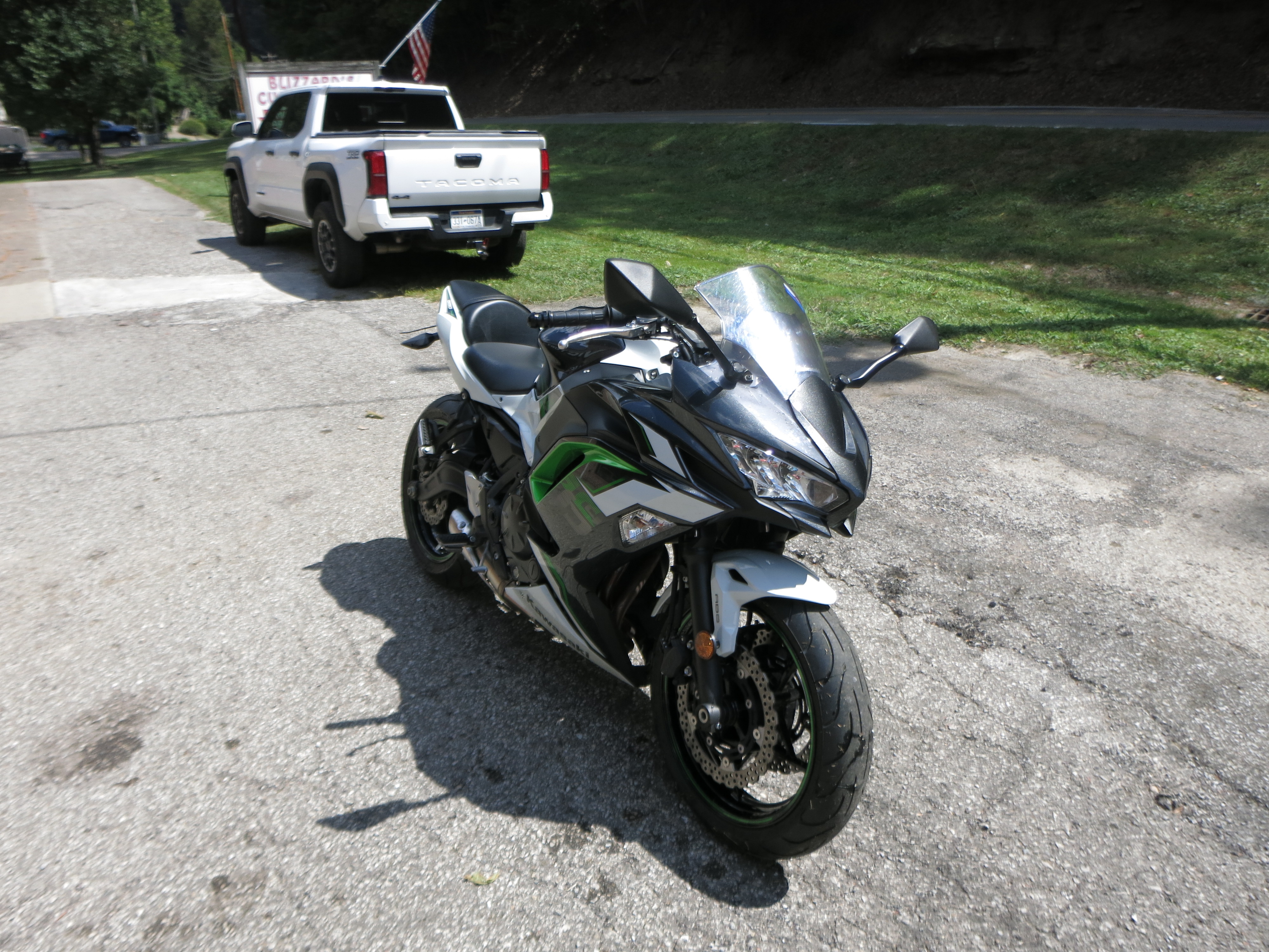 2022 Kawasaki Ninja® 650 ABS - Photo 7
