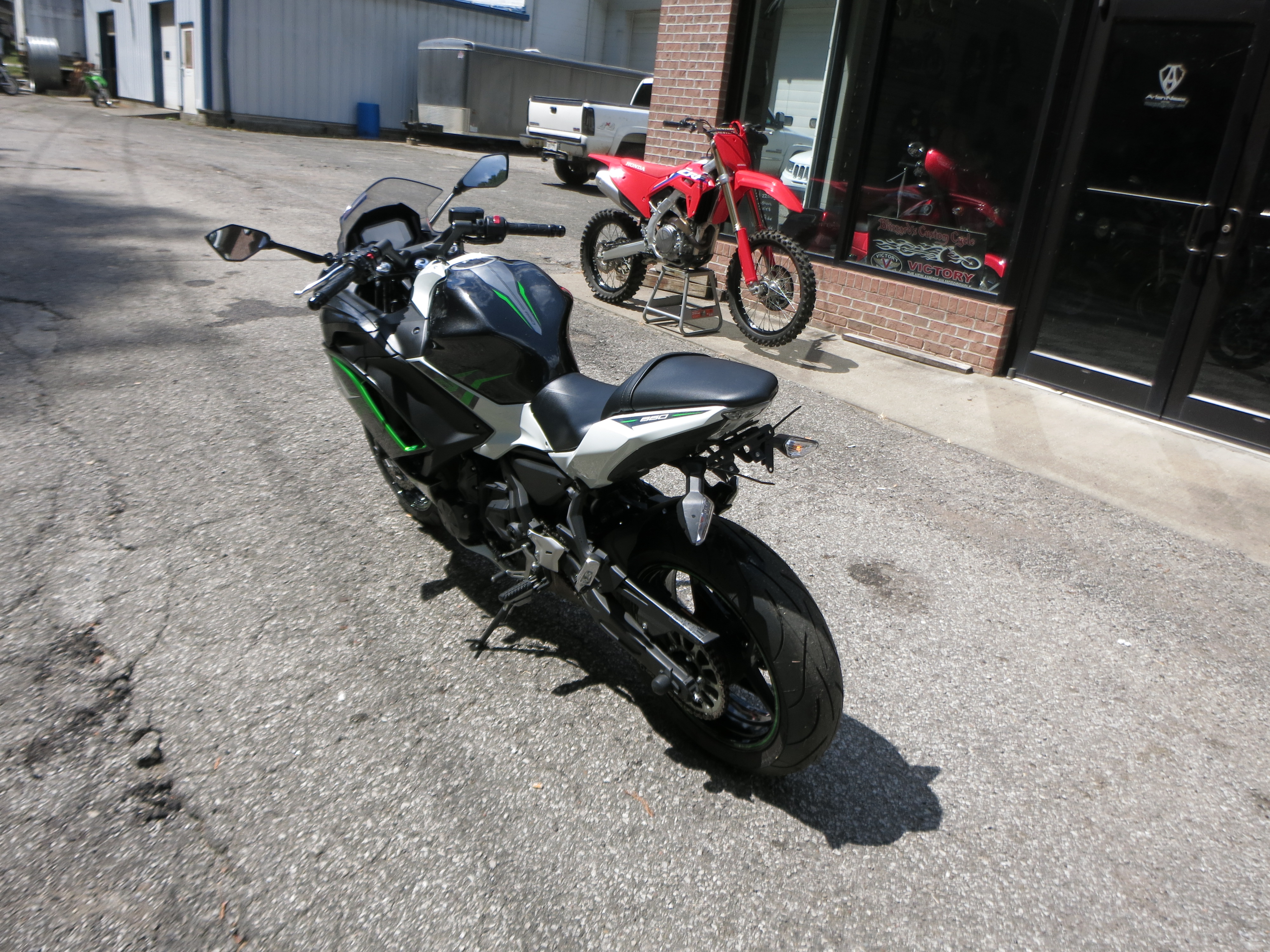 2022 Kawasaki Ninja® 650 ABS - Photo 11