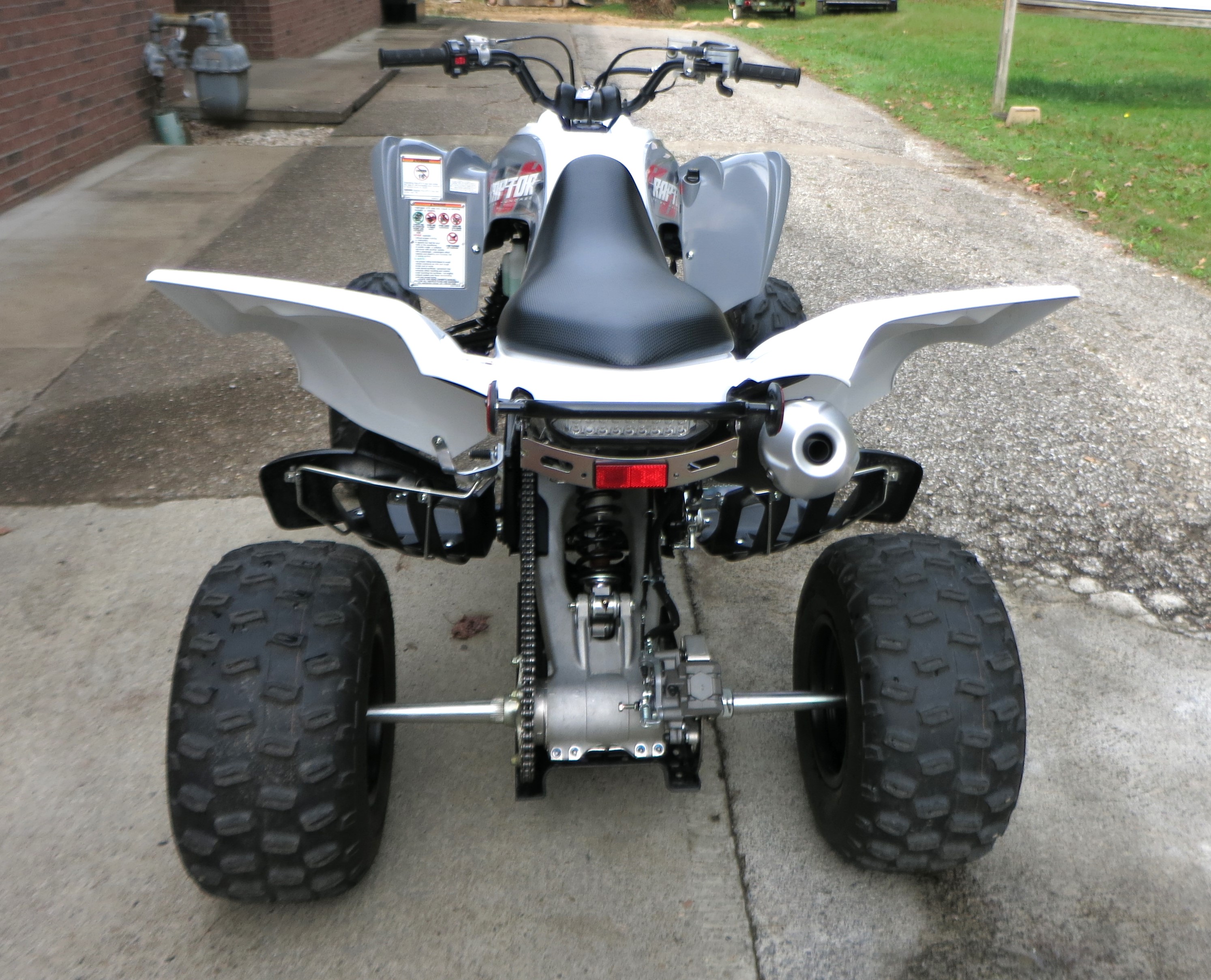 2025 Yamaha Raptor 700 - Photo 8
