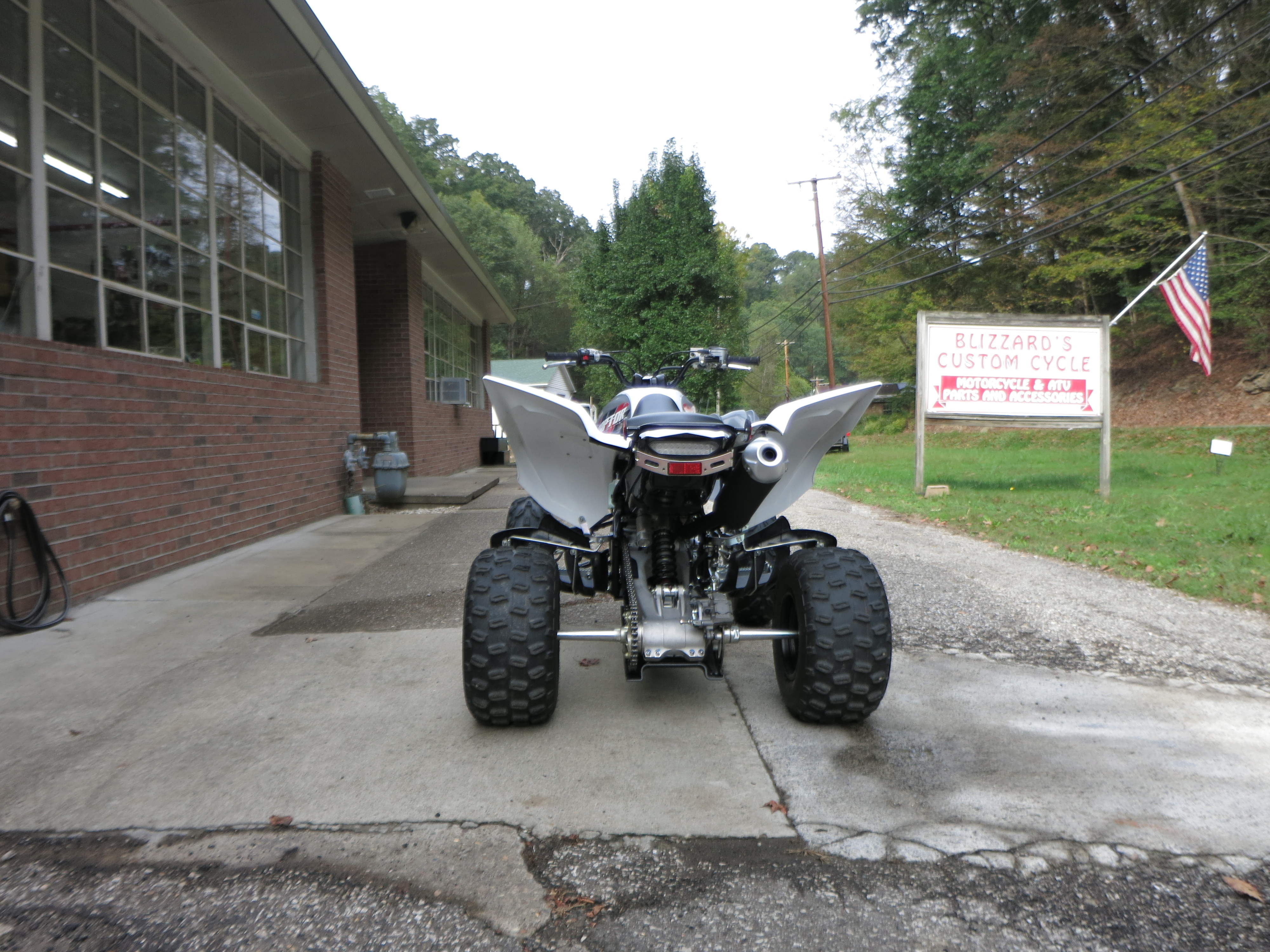 2025 Yamaha Raptor 700 - Photo 9