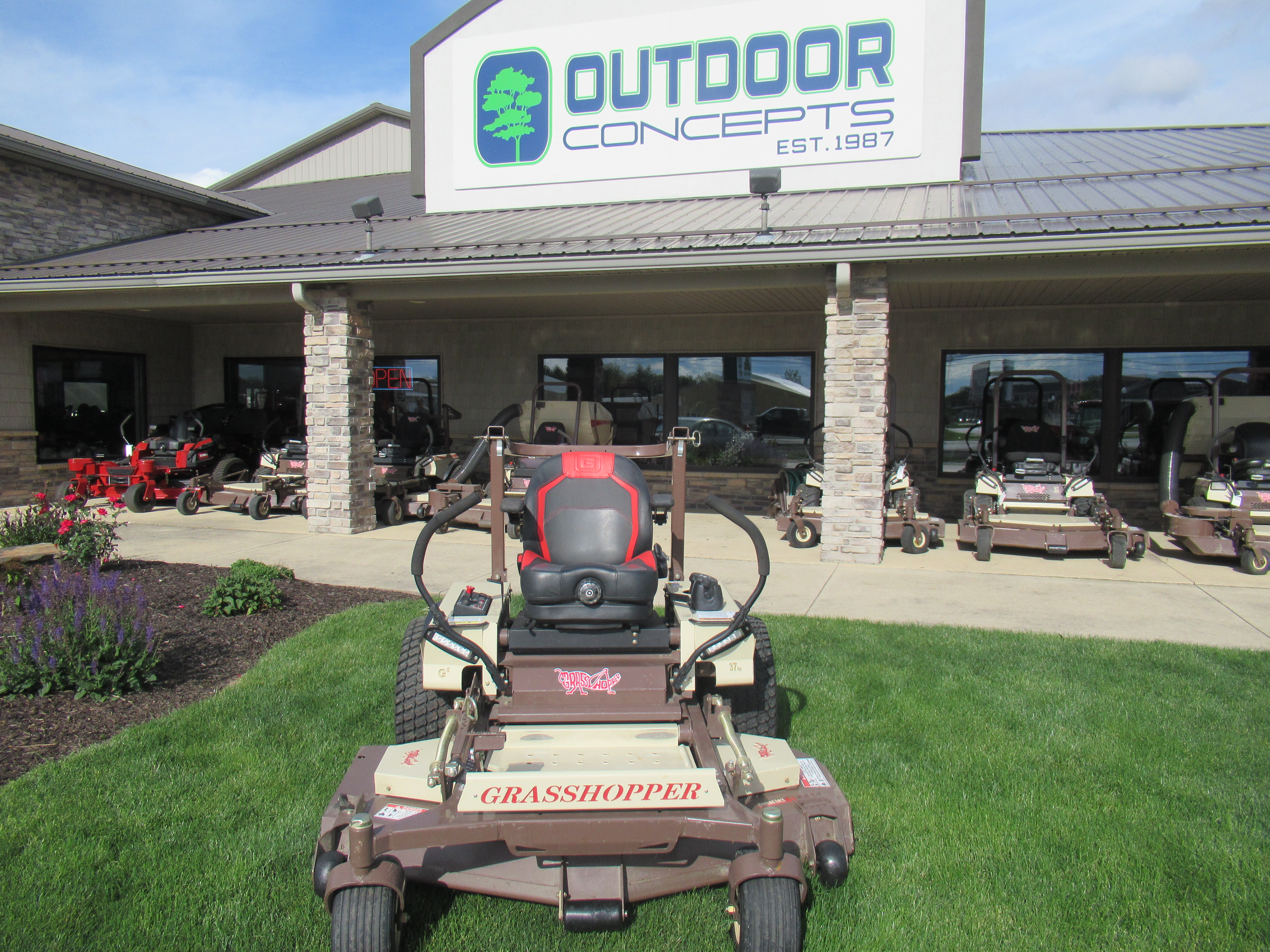 ガーデン Commercial Spreaders, Commercial Lawn Mowers and Skid Steers
