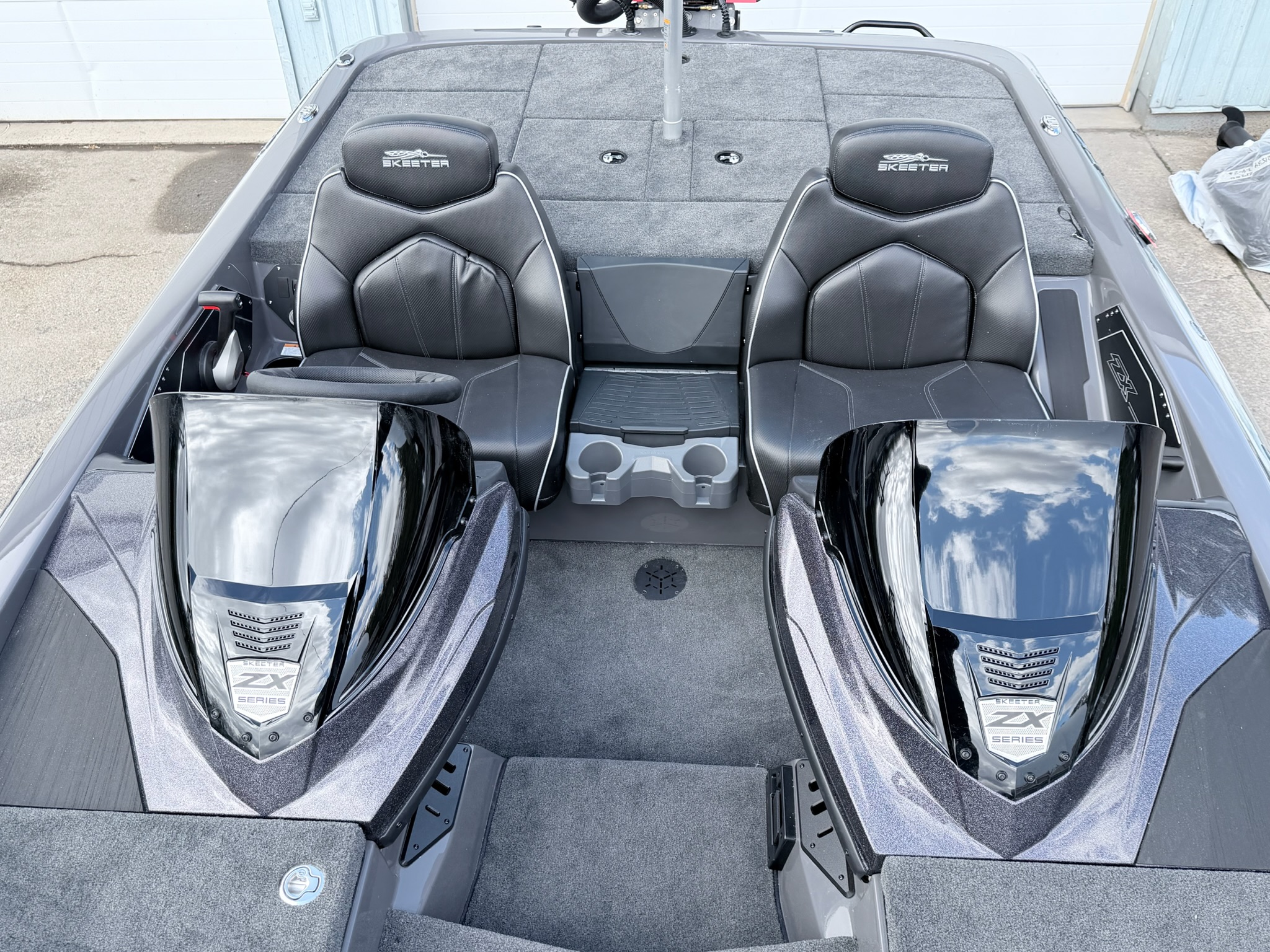 エリート　１２００M 直下型リニア・アンプ　EPB-1215WR 未使用 New 2026 Skeeter ZX200, 17815 Bloomsburg - Boat Trader