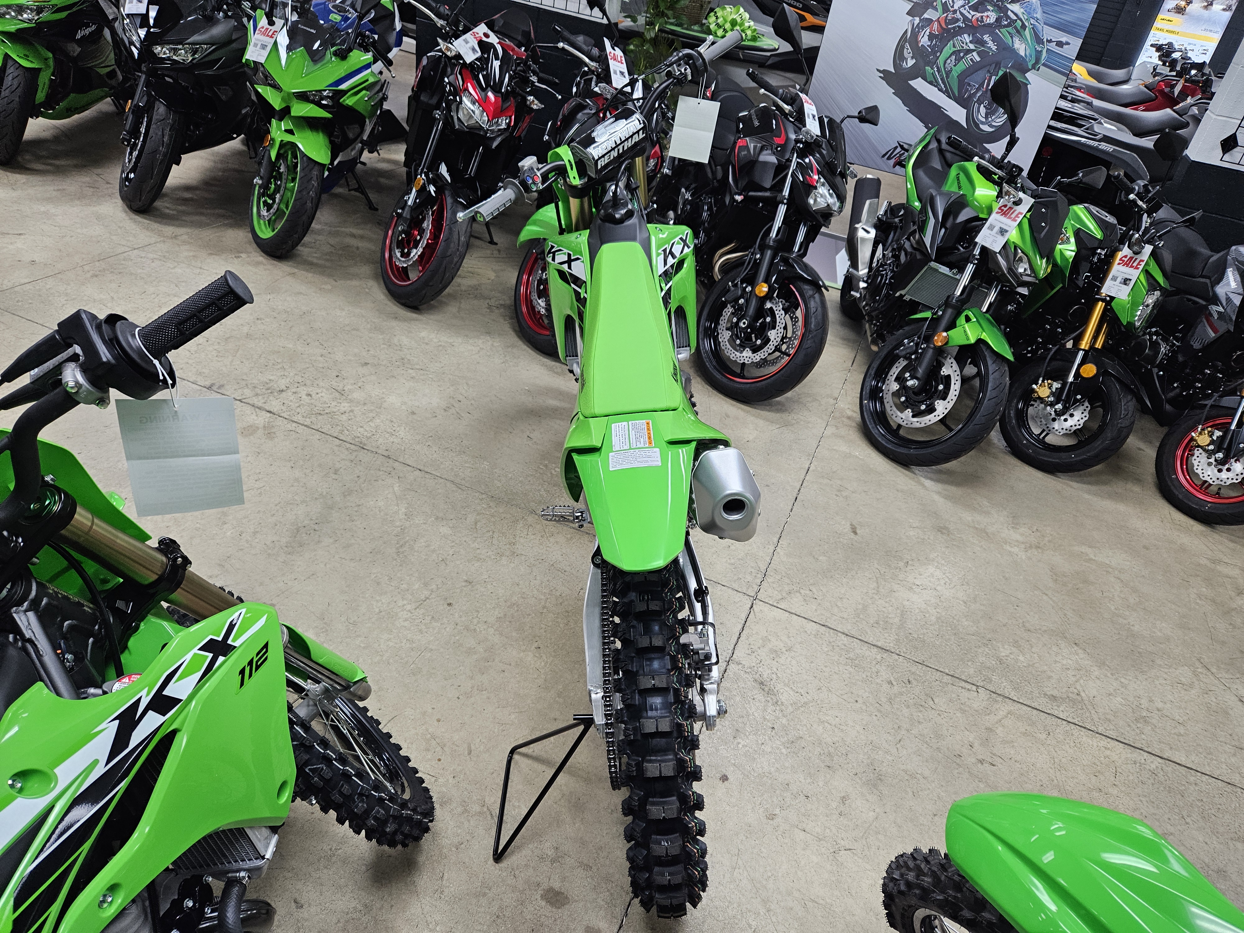 2025 Kawasaki KX 450 - Photo 4