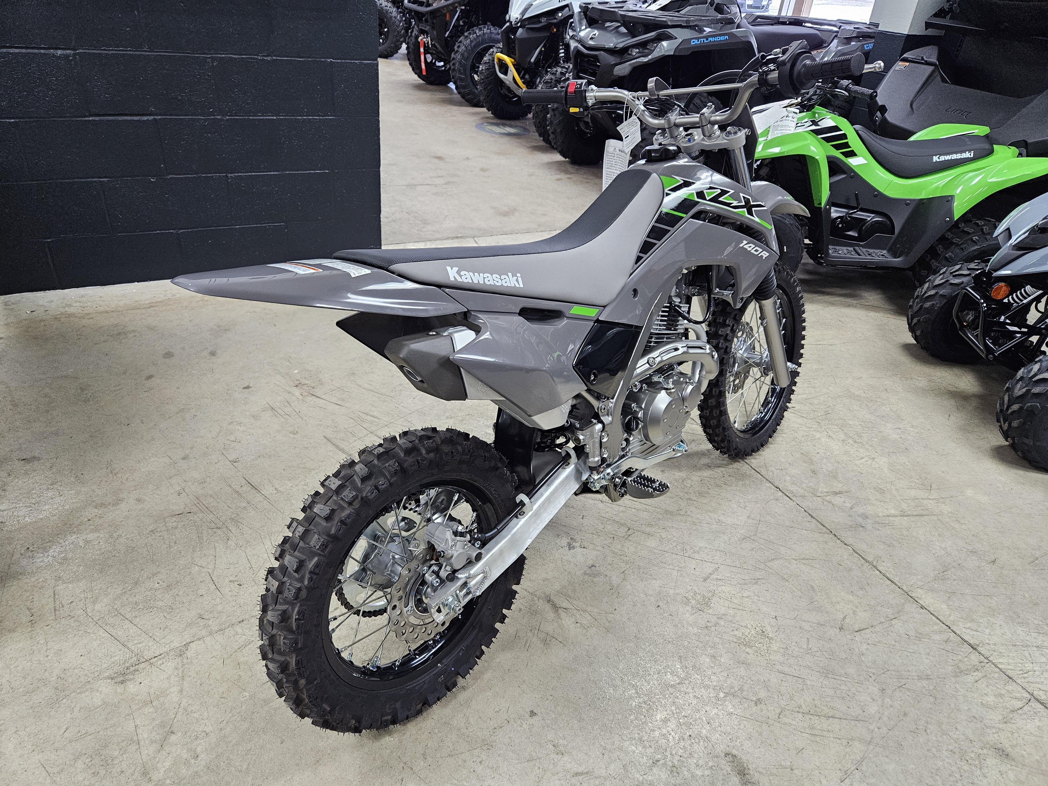2025 Kawasaki KLX 140R - Photo 3