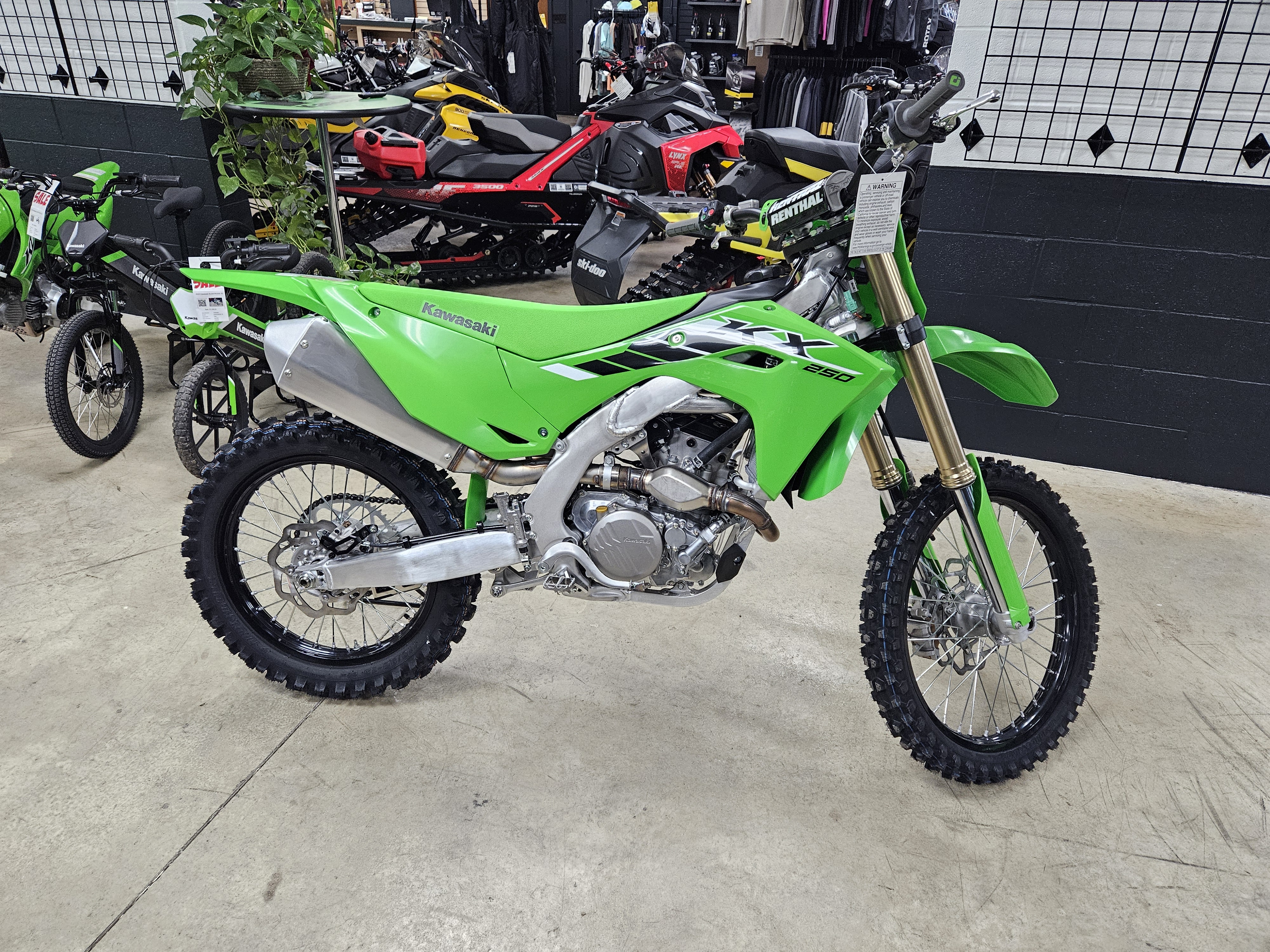2025 Kawasaki KX 250 - Photo 2