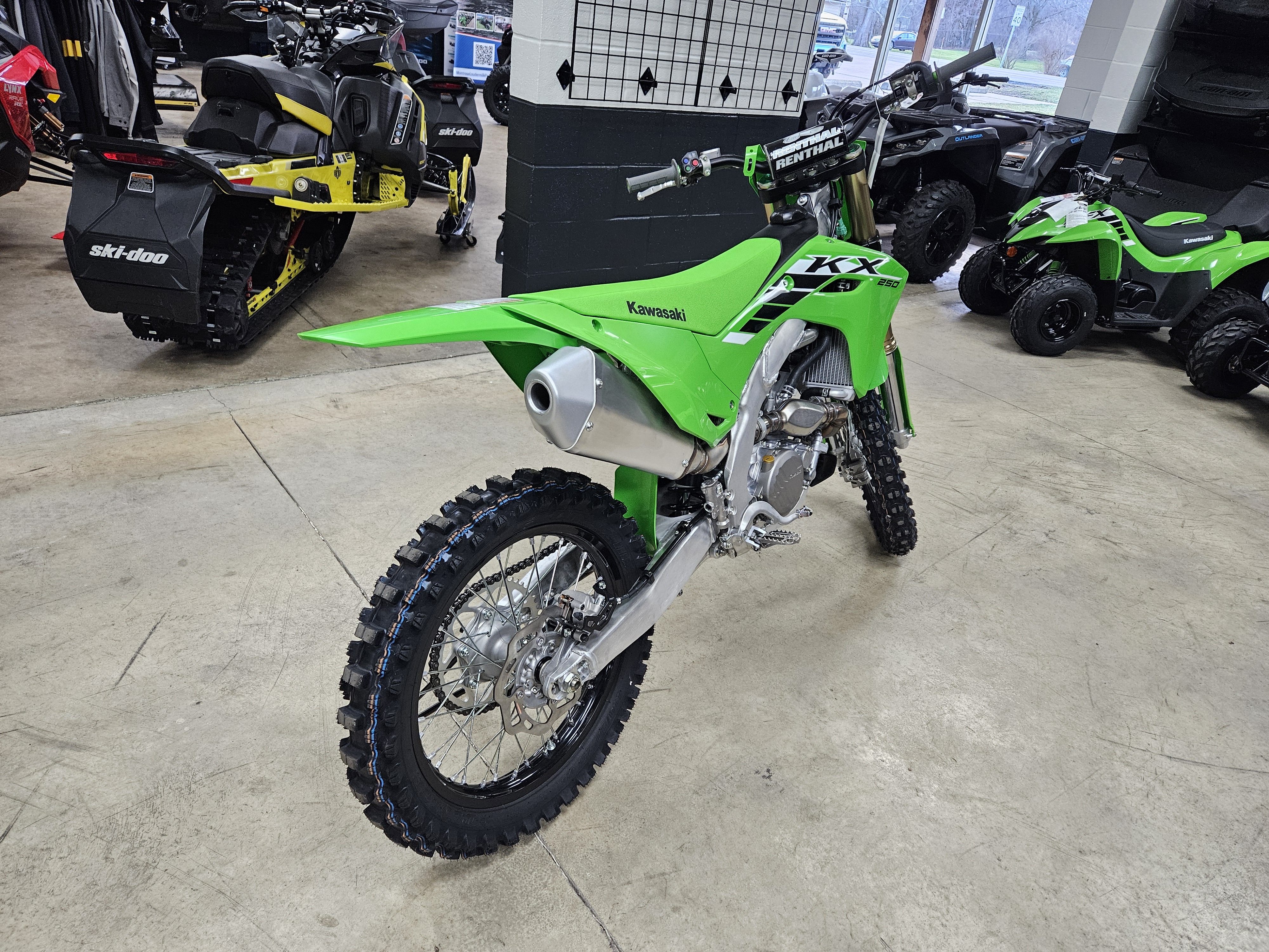 2025 Kawasaki KX 250 - Photo 3