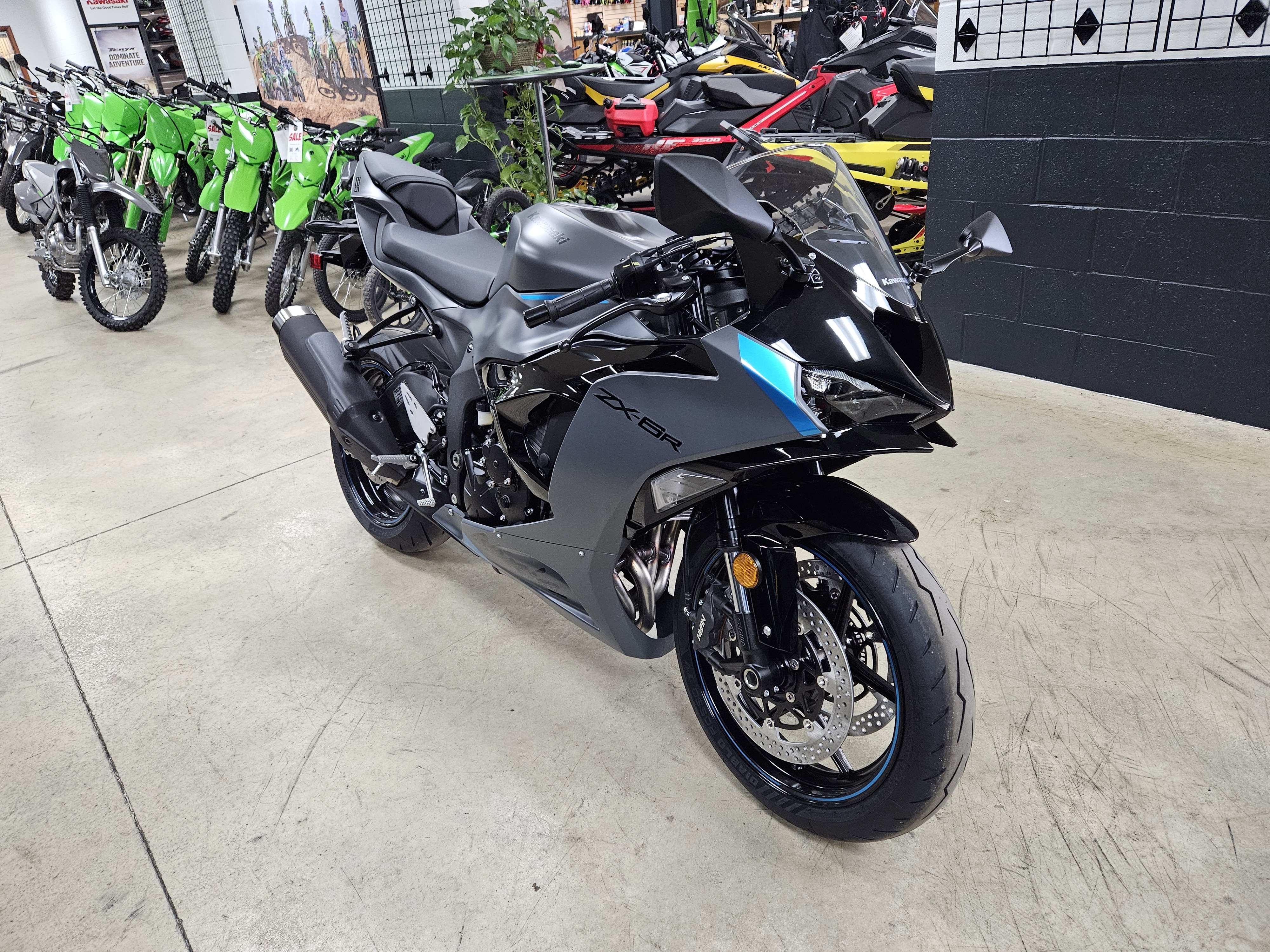 2025 Kawasaki NINJA ZX-6R