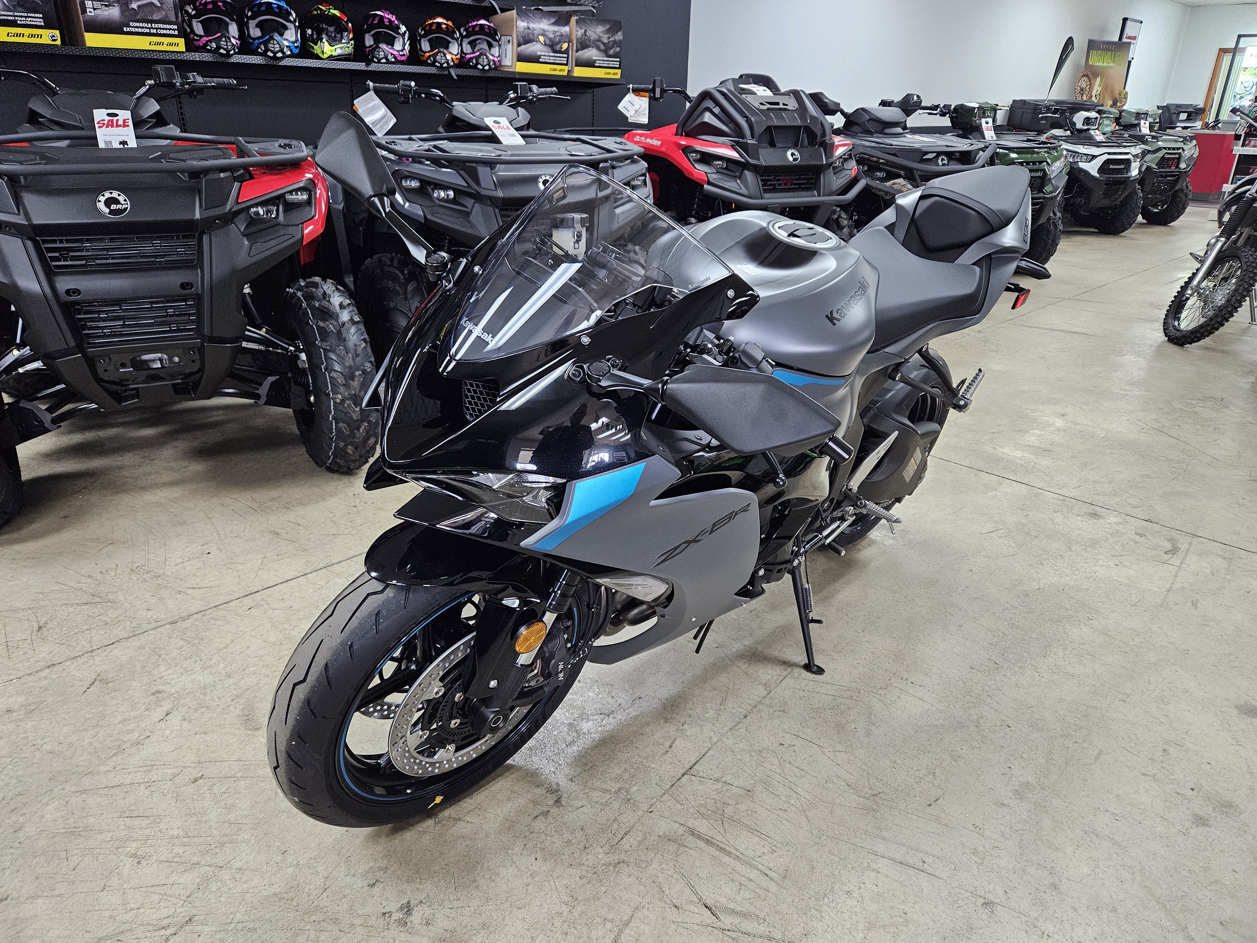 2025 Kawasaki NINJA ZX-6R - Photo 7