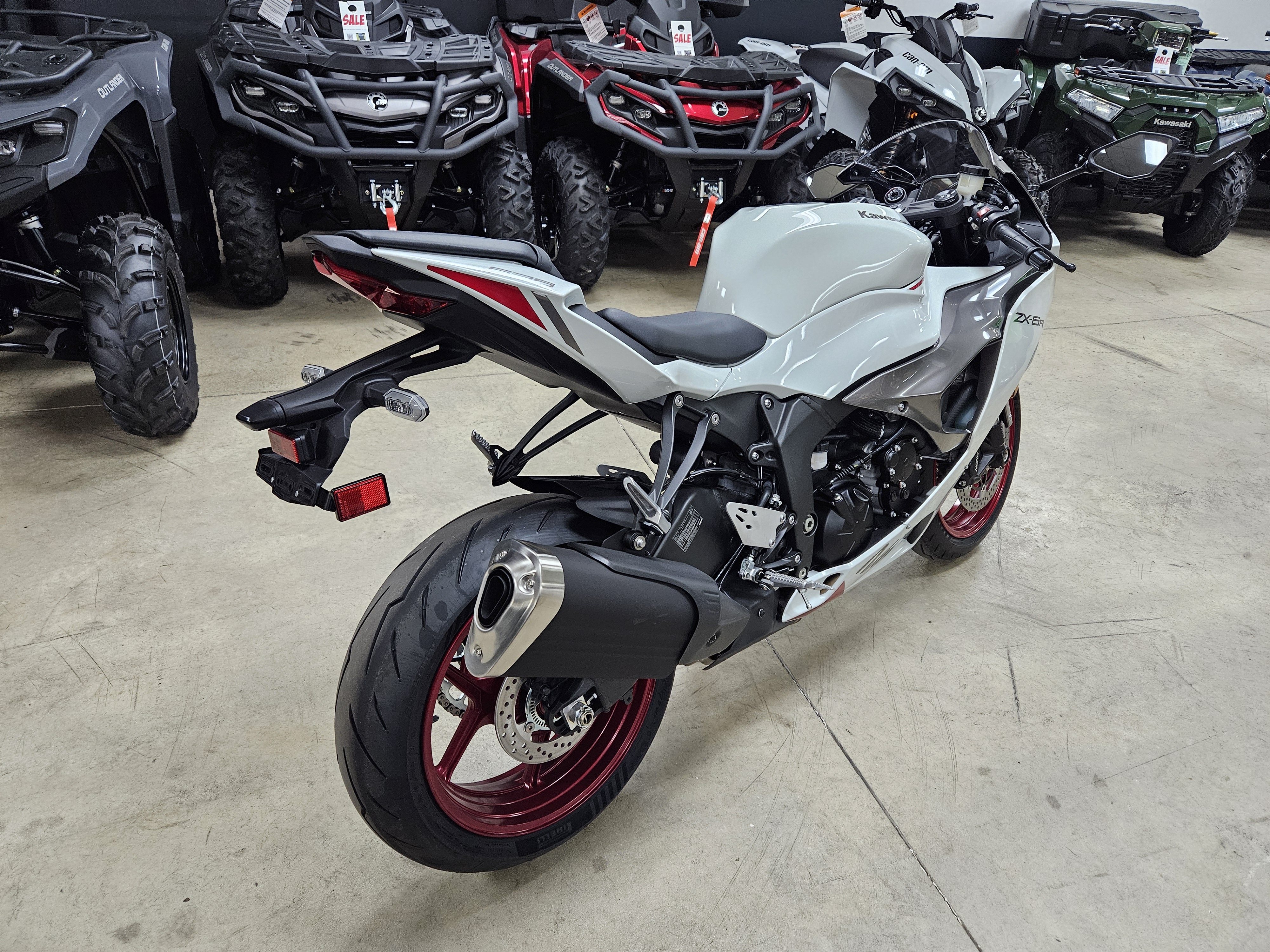 2025 Kawasaki NINJA ZX-6R - Photo 3