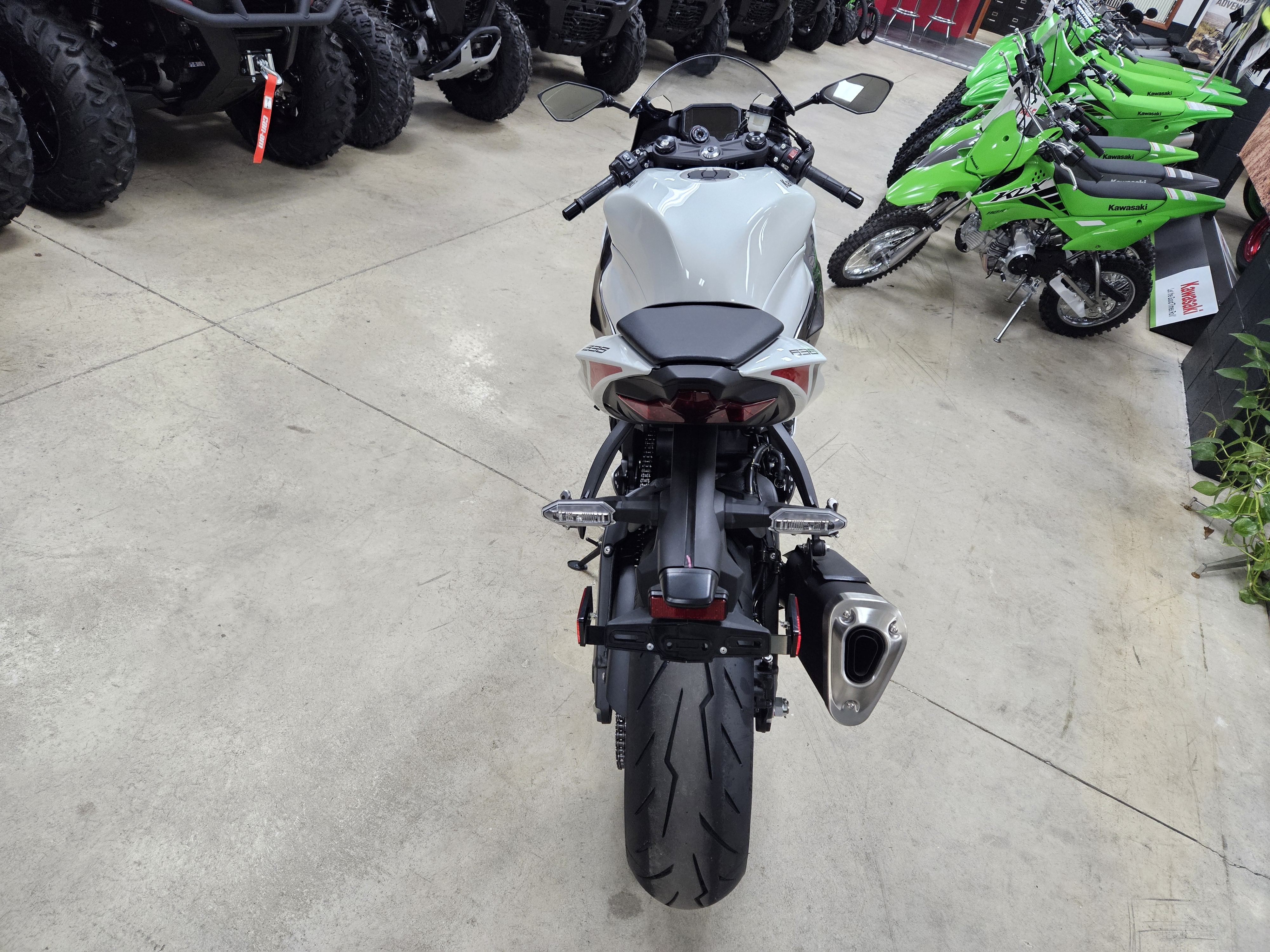 2025 Kawasaki NINJA ZX-6R - Photo 4