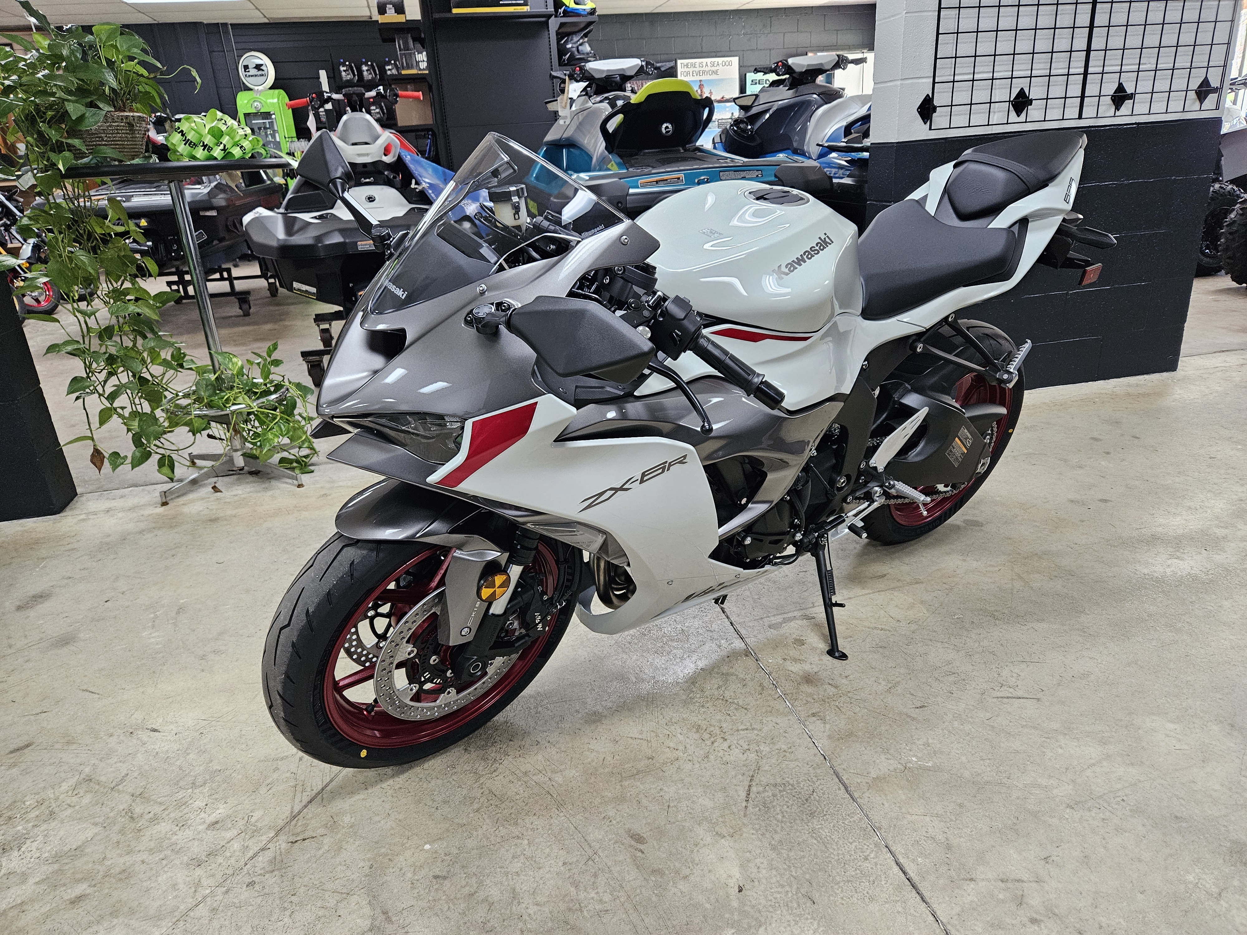 2025 Kawasaki NINJA ZX-6R - Photo 7