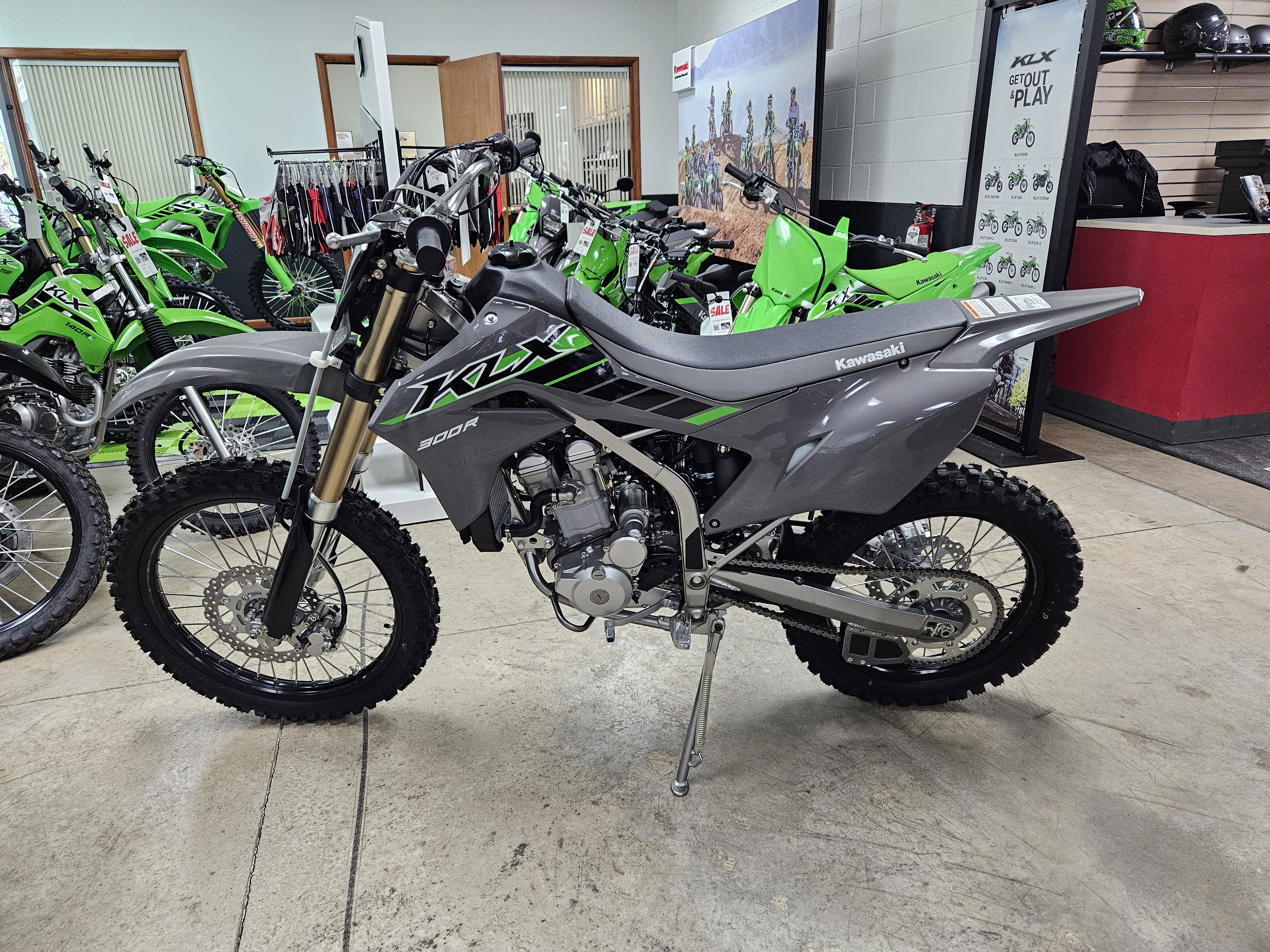 2025 Kawasaki KLX 300R - Photo 6