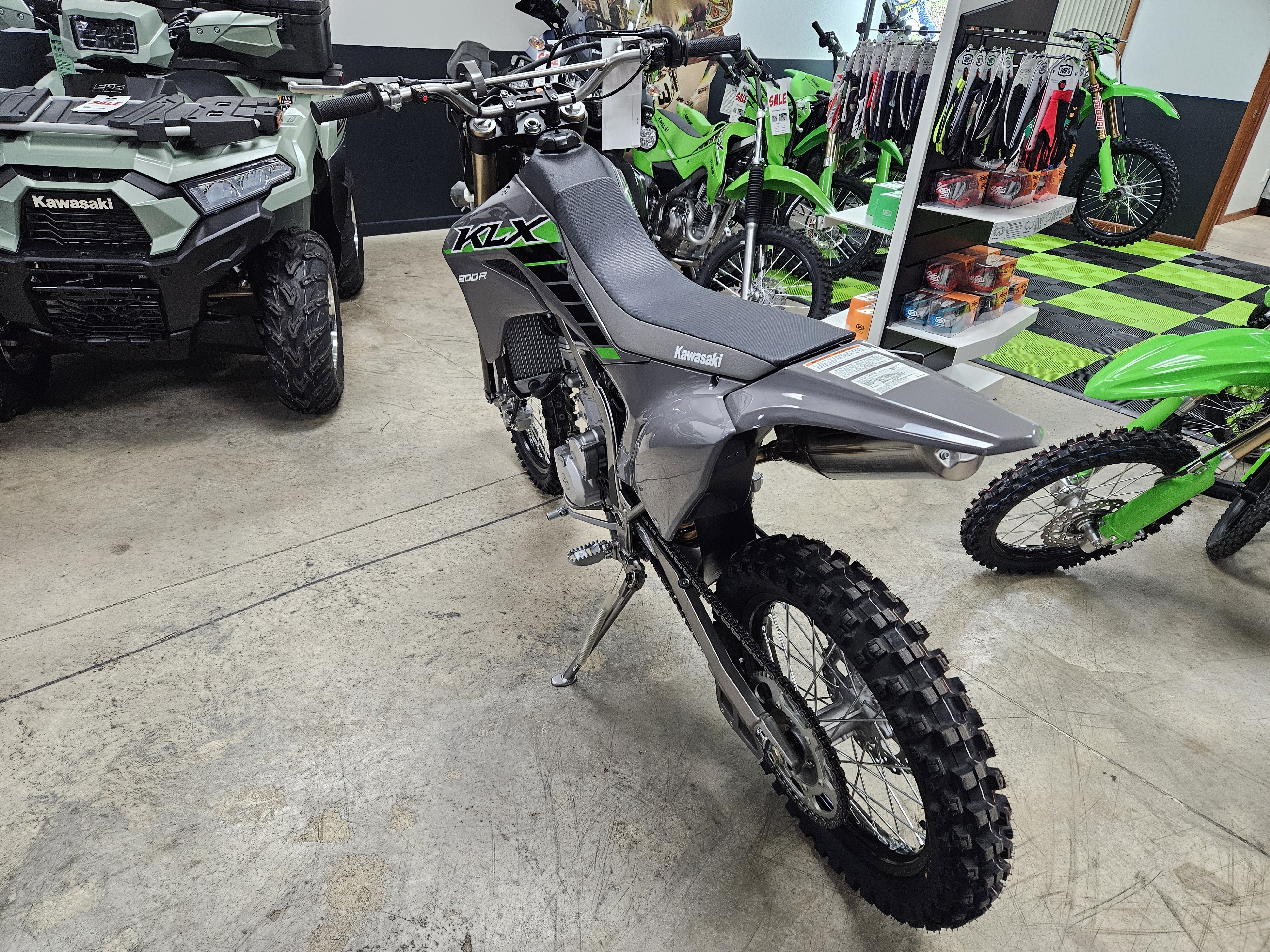 2025 Kawasaki KLX 300R - Photo 5
