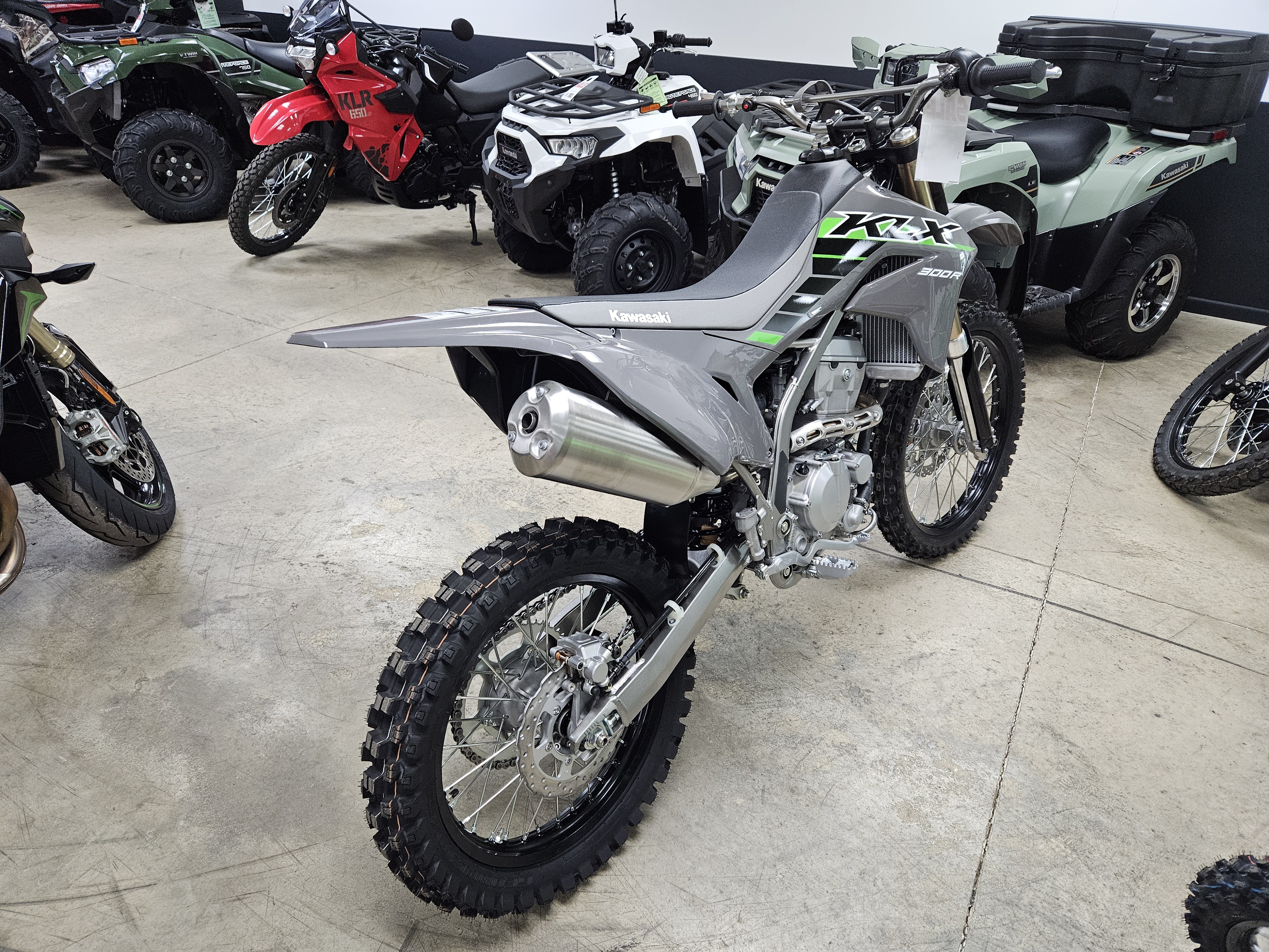 2025 Kawasaki KLX 300R - Photo 3