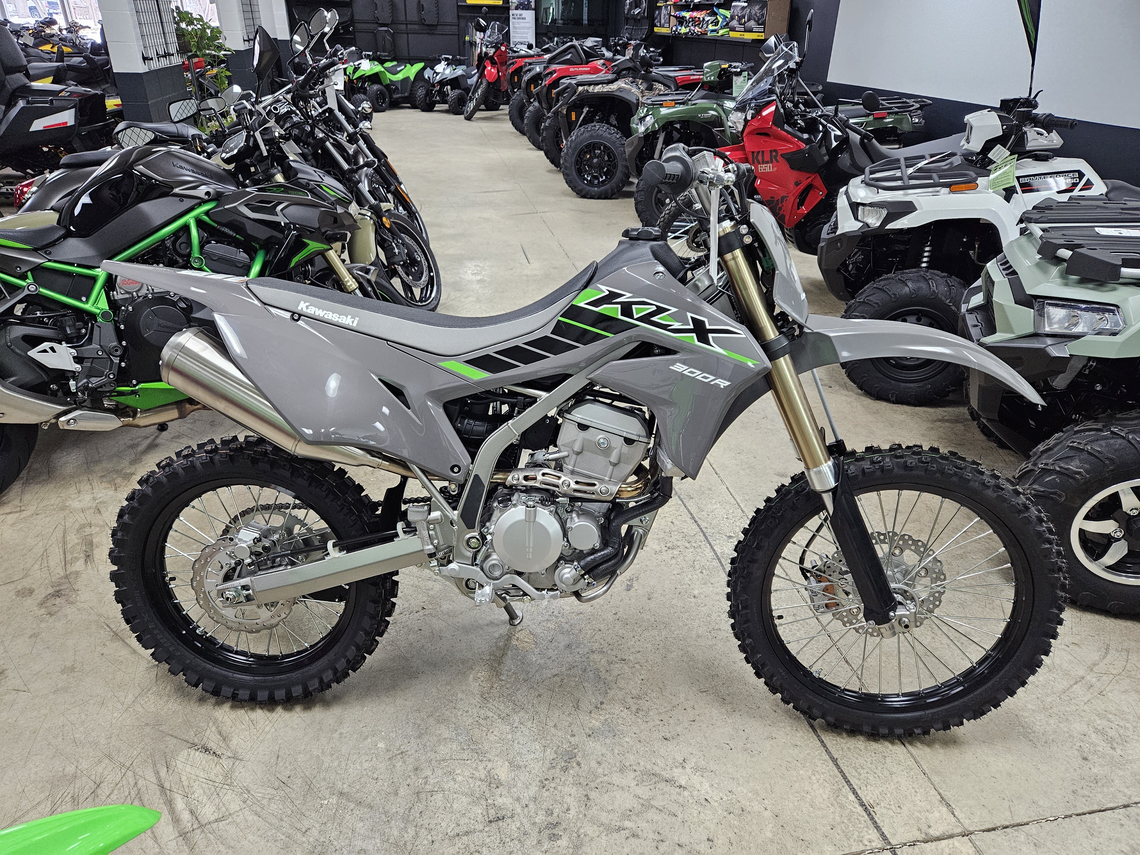 2025 Kawasaki KLX 300R - Photo 2