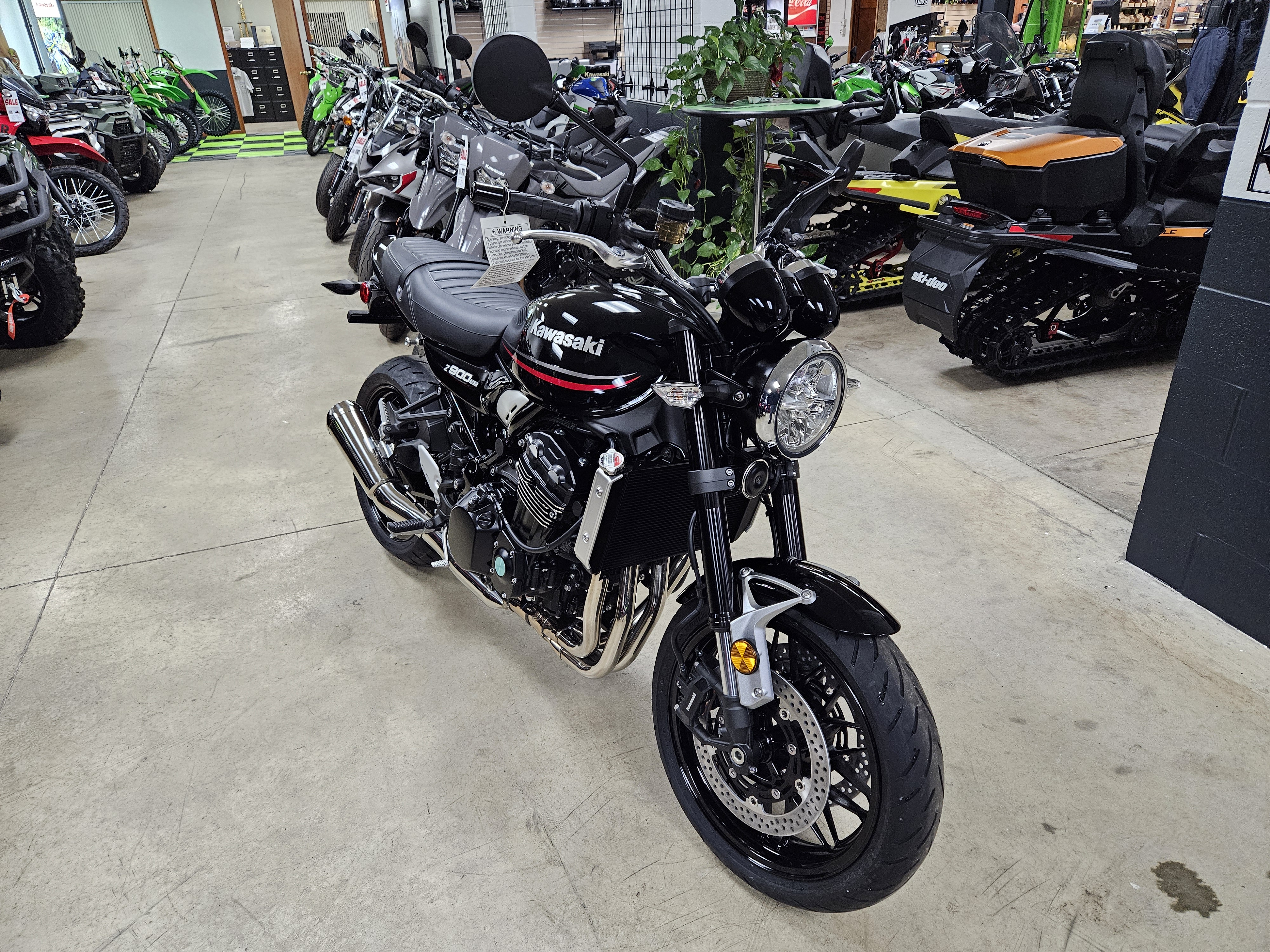 2024 Kawasaki Z900RS ABS