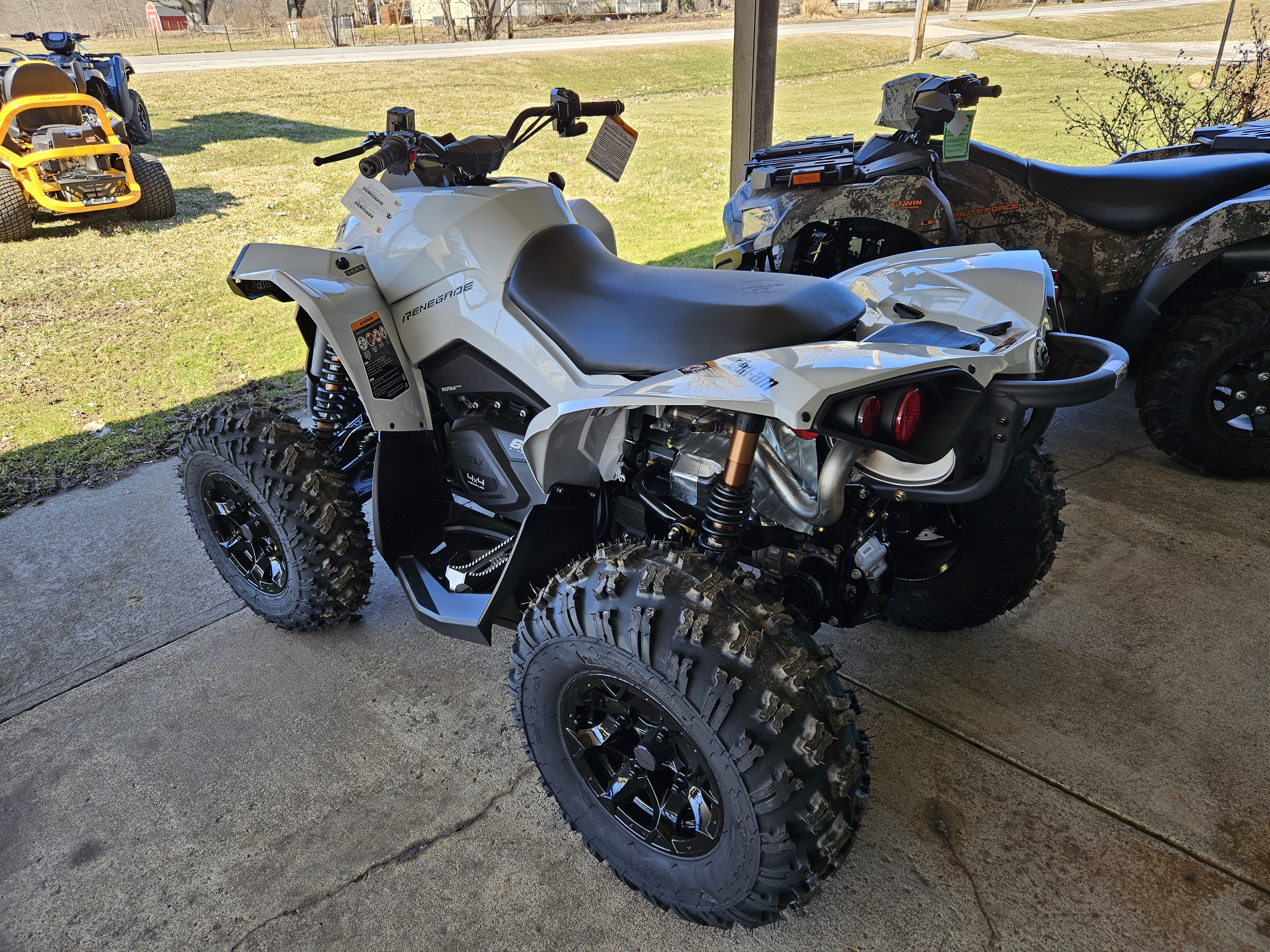 2024 Can-Am RENEGADE 650 - Photo 3