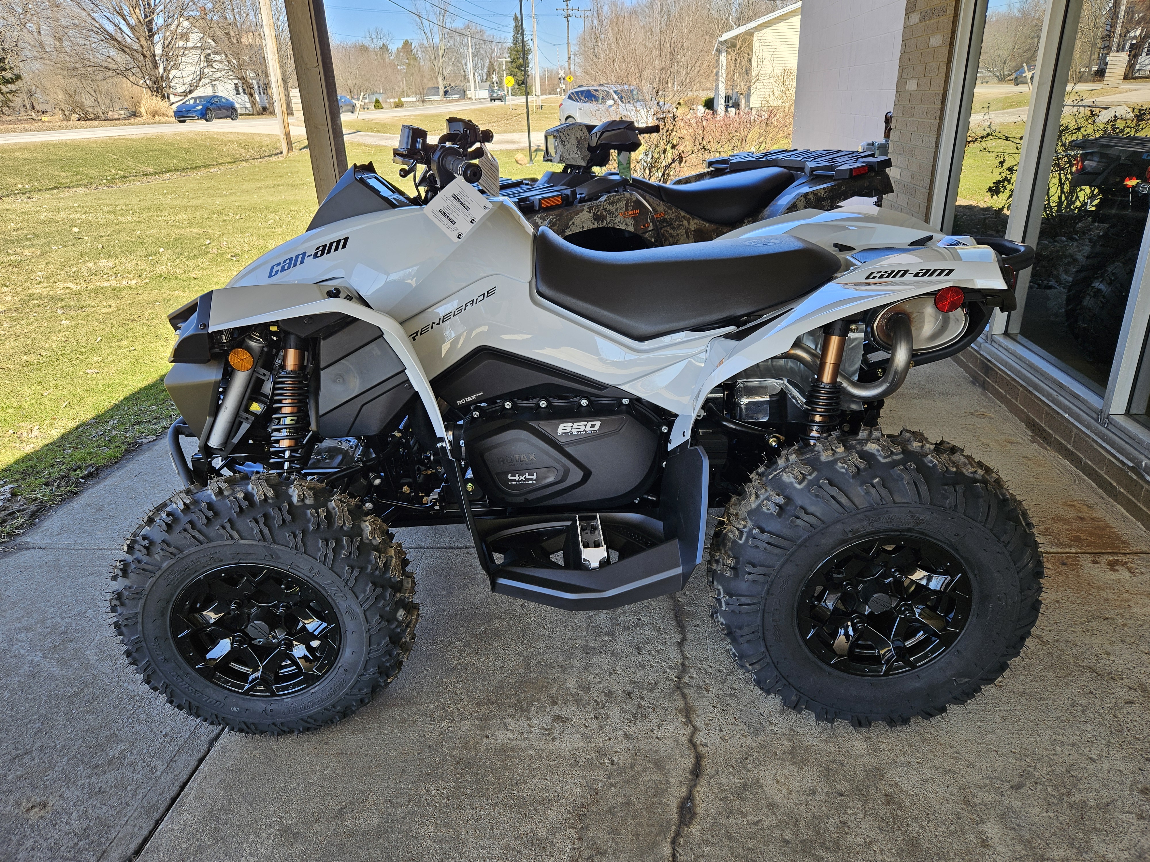 2024 Can-Am RENEGADE 650 - Photo 4