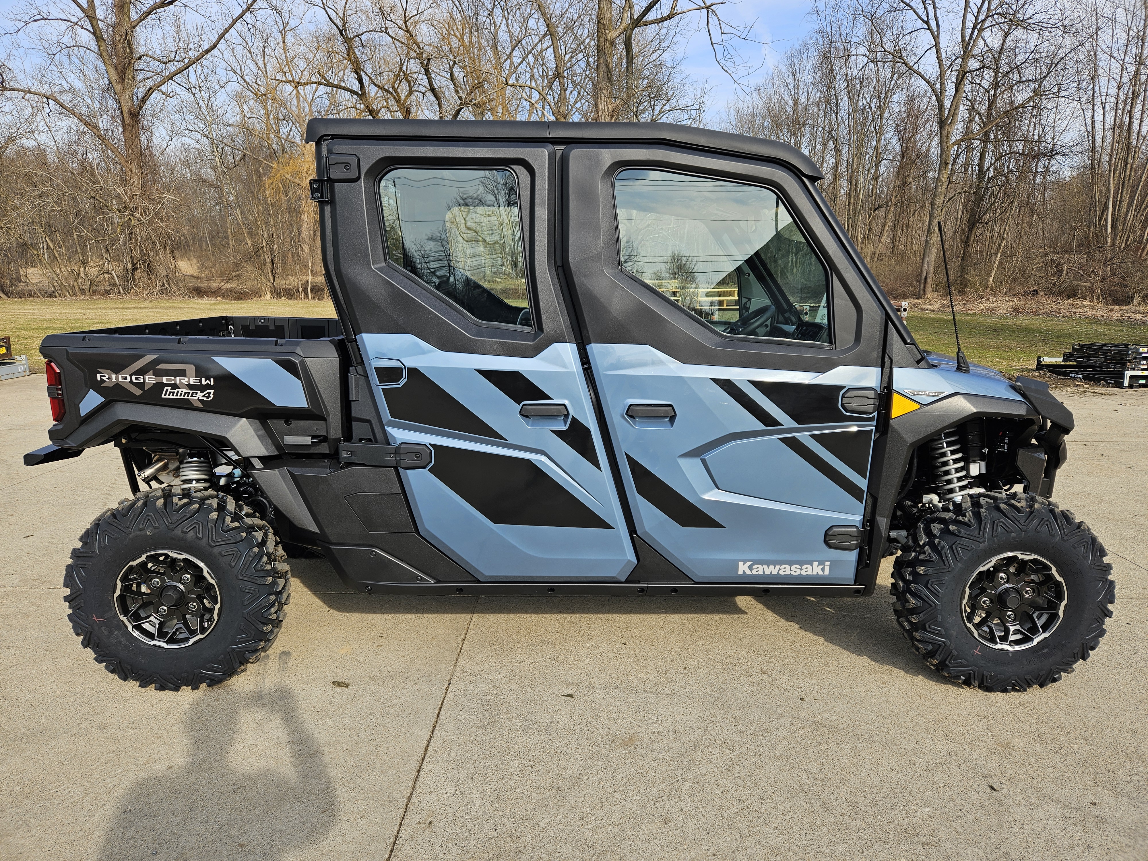 2025 Kawasaki RIDGE XR CREW LIMITED - Photo 2