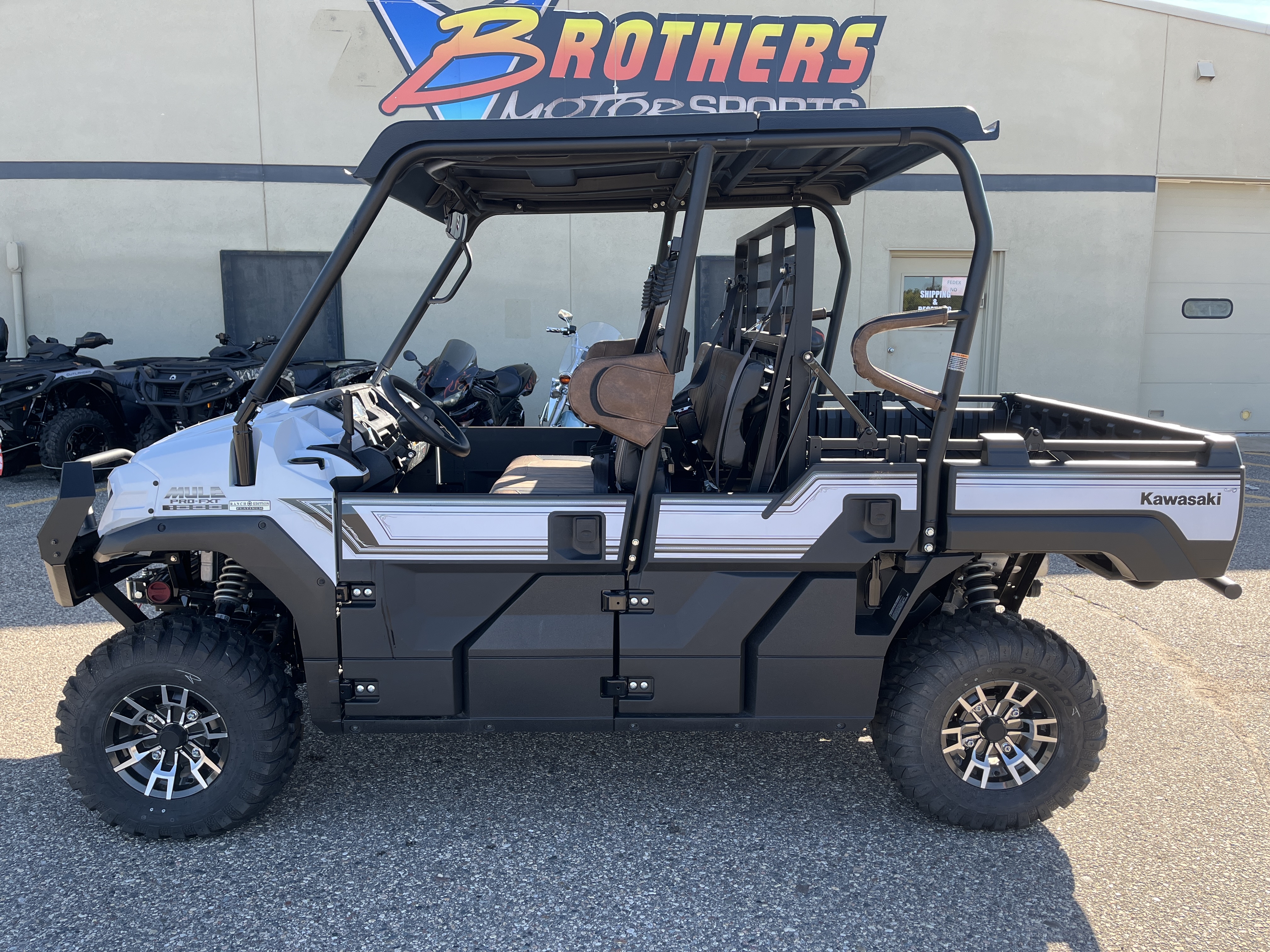 ☆ Customize Trailer Garage M 　【特典会員限定】 Side x Side and Utility Trailers from Kawasaki Brothers