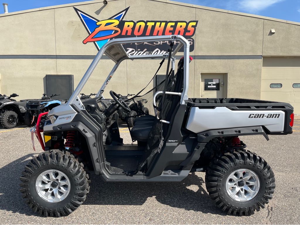 2024 Can-Am DEFENDER XMR HD10
