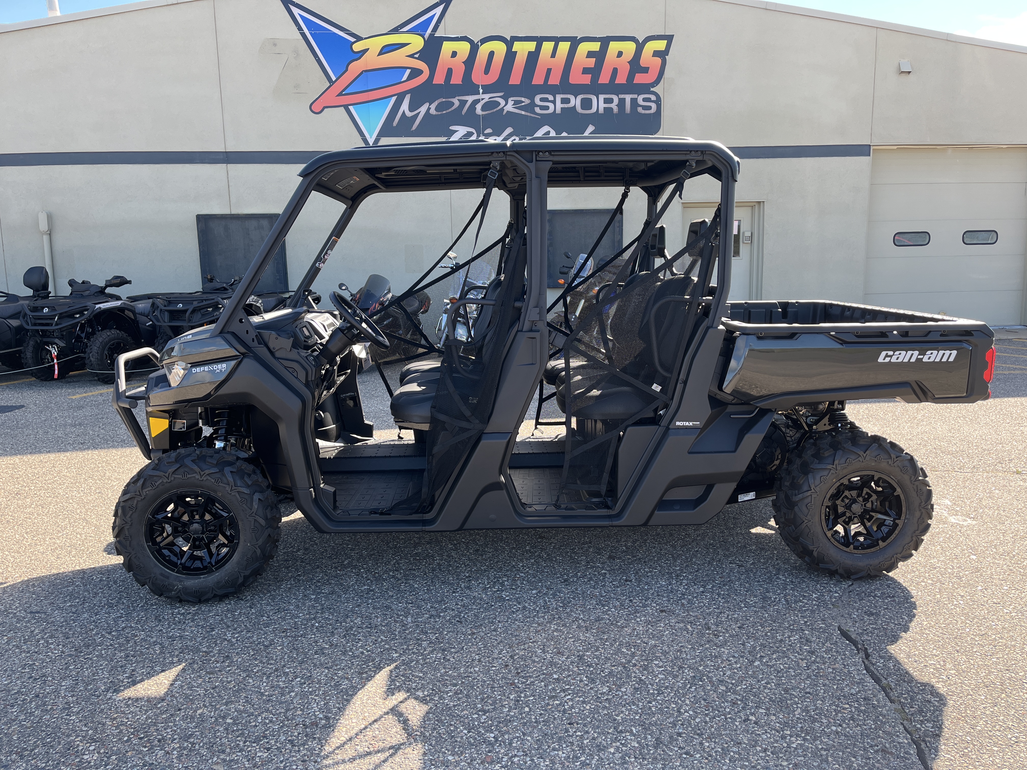 2025 Can-Am DEFENDER MAX XT HD9