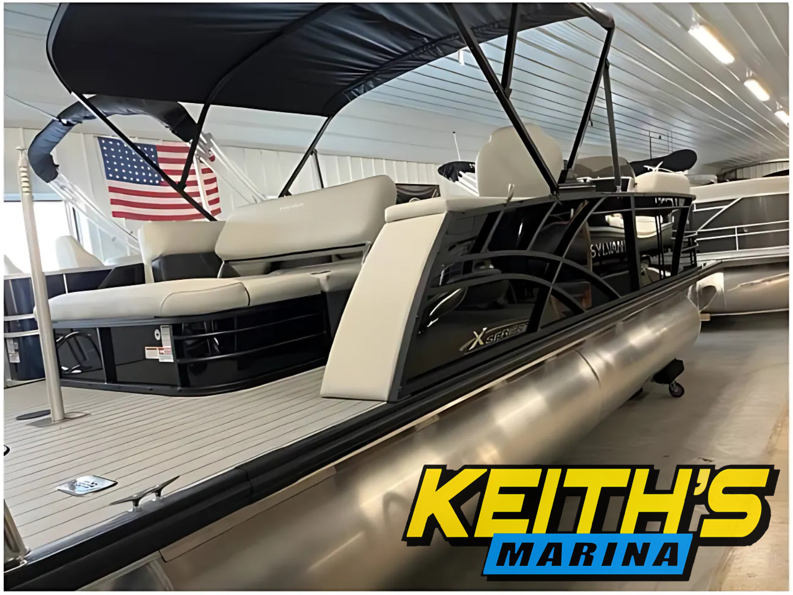 鶴 2026 Sylvan X3 CLZ Tritoon Swingback for Sale | Keiths Marina