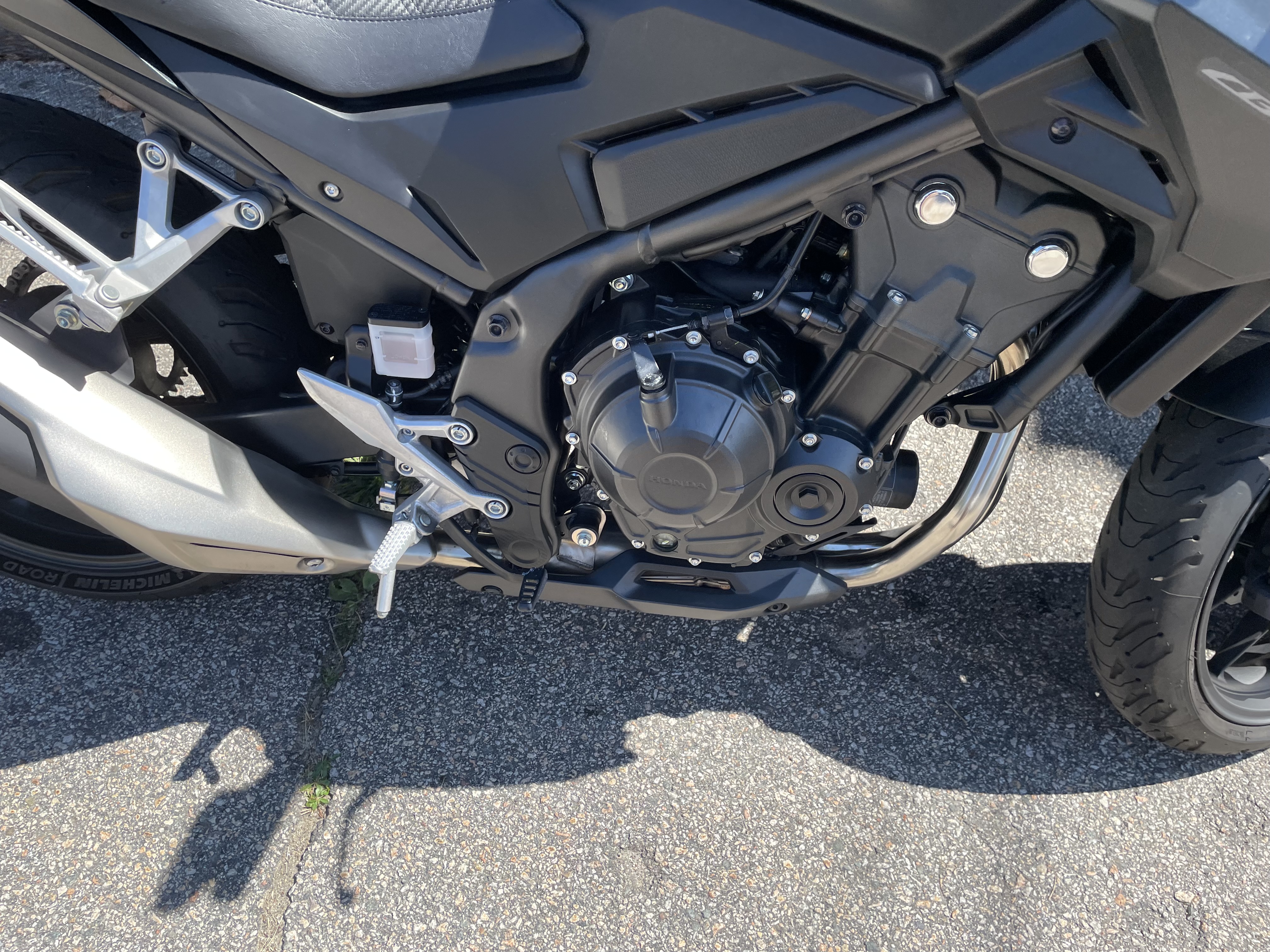 2025 Honda CB500F - Photo 3