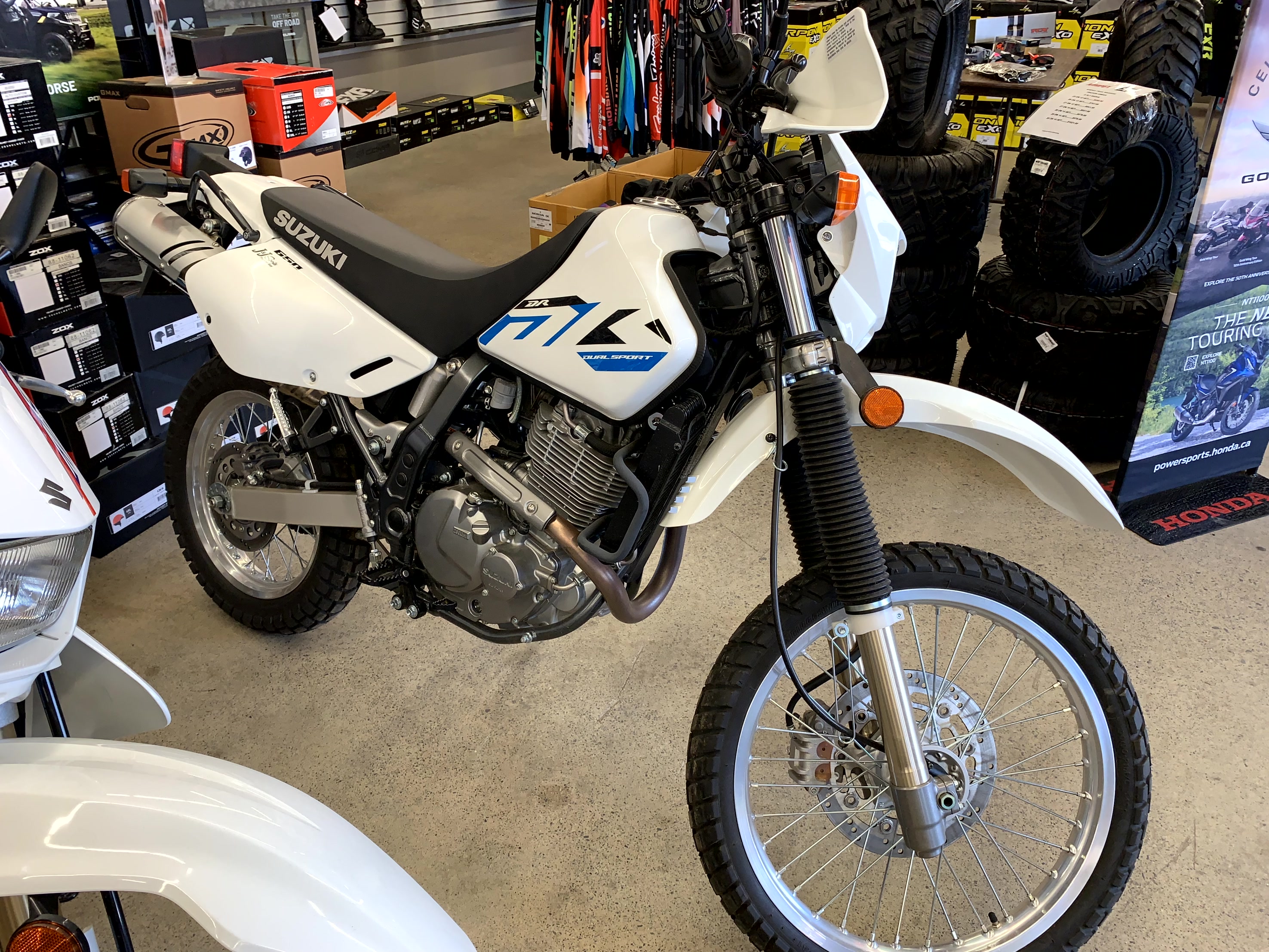 2025 Suzuki DR 650S (Plus Taxes and License) $400 Rebate until Dec 31st
