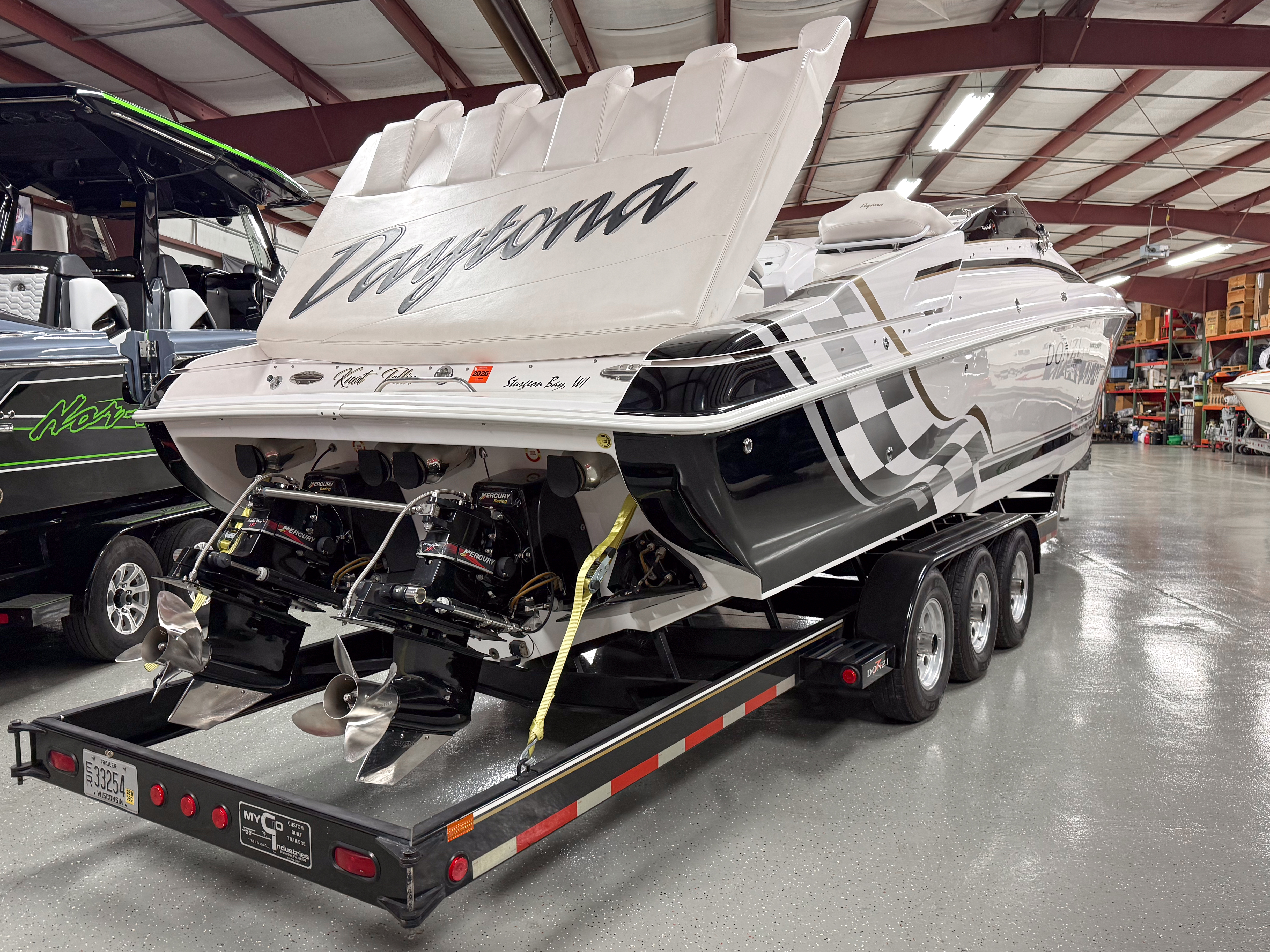 写真 2002 Donzi Marine 38 ZX Daytona for Sale | American Custom Marine