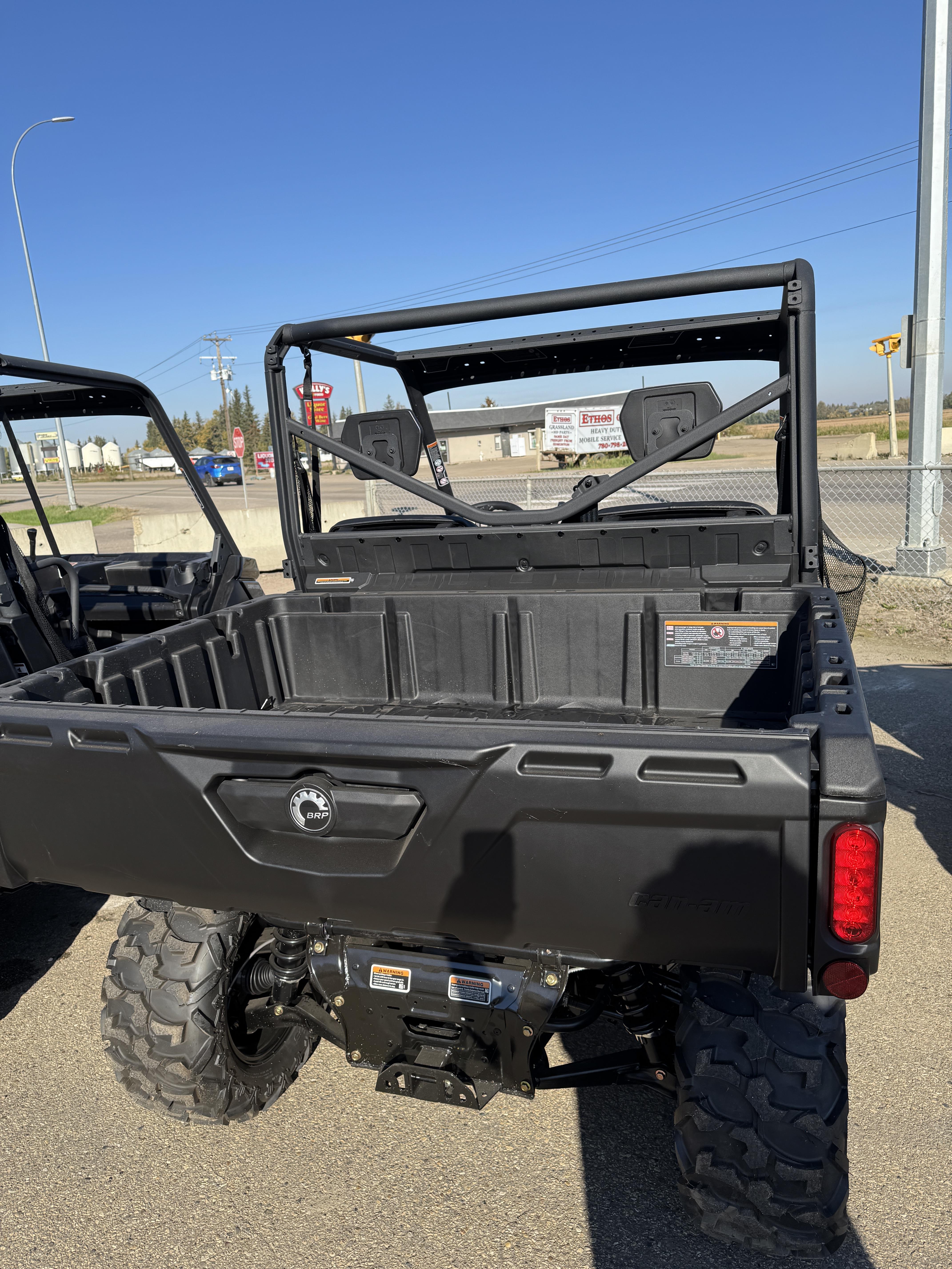 2025 Can-Am 8WSB DEFENDER DPS HD7 - Photo 3