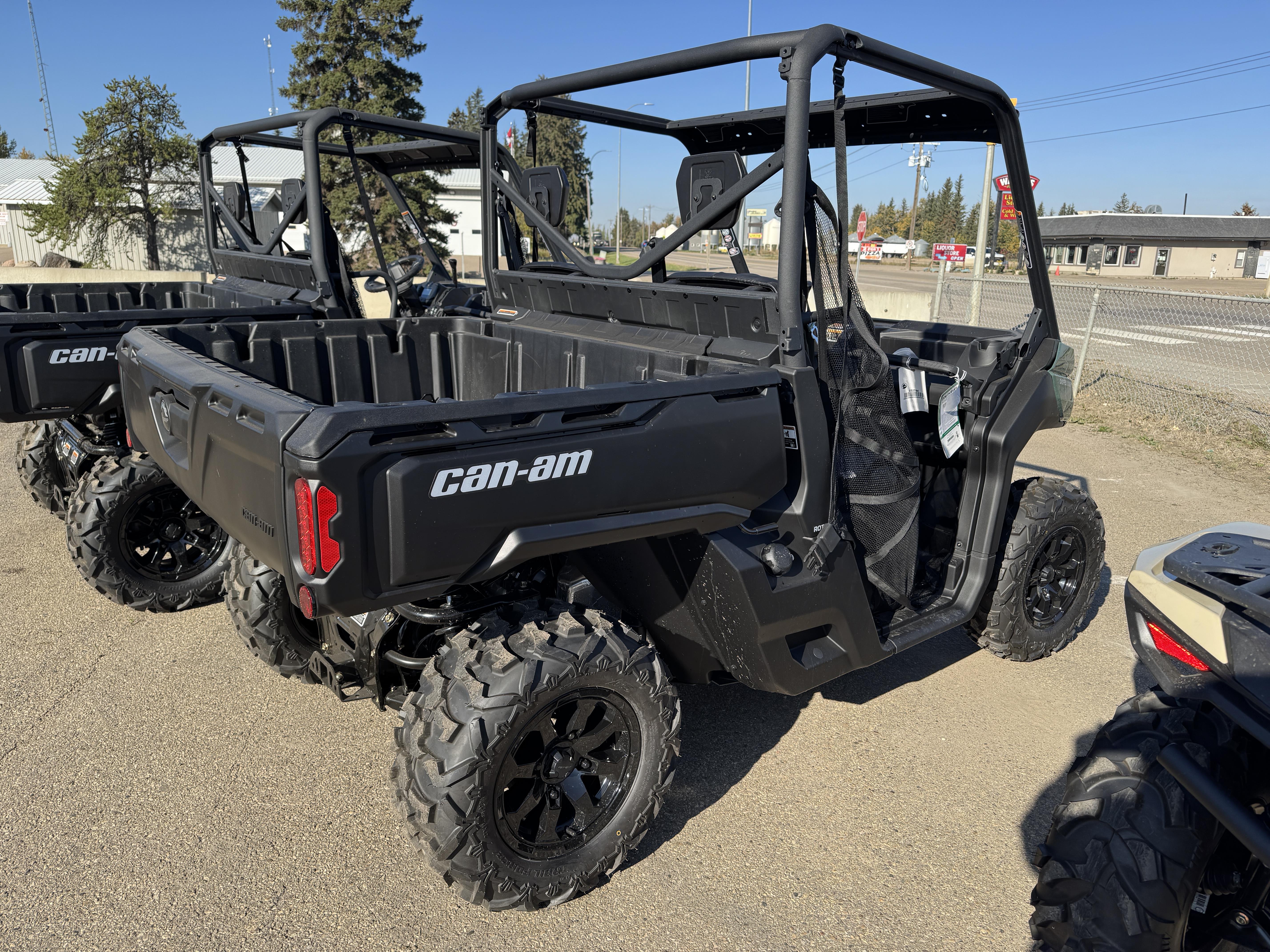 2025 Can-Am 8WSB DEFENDER DPS HD7 - Photo 5