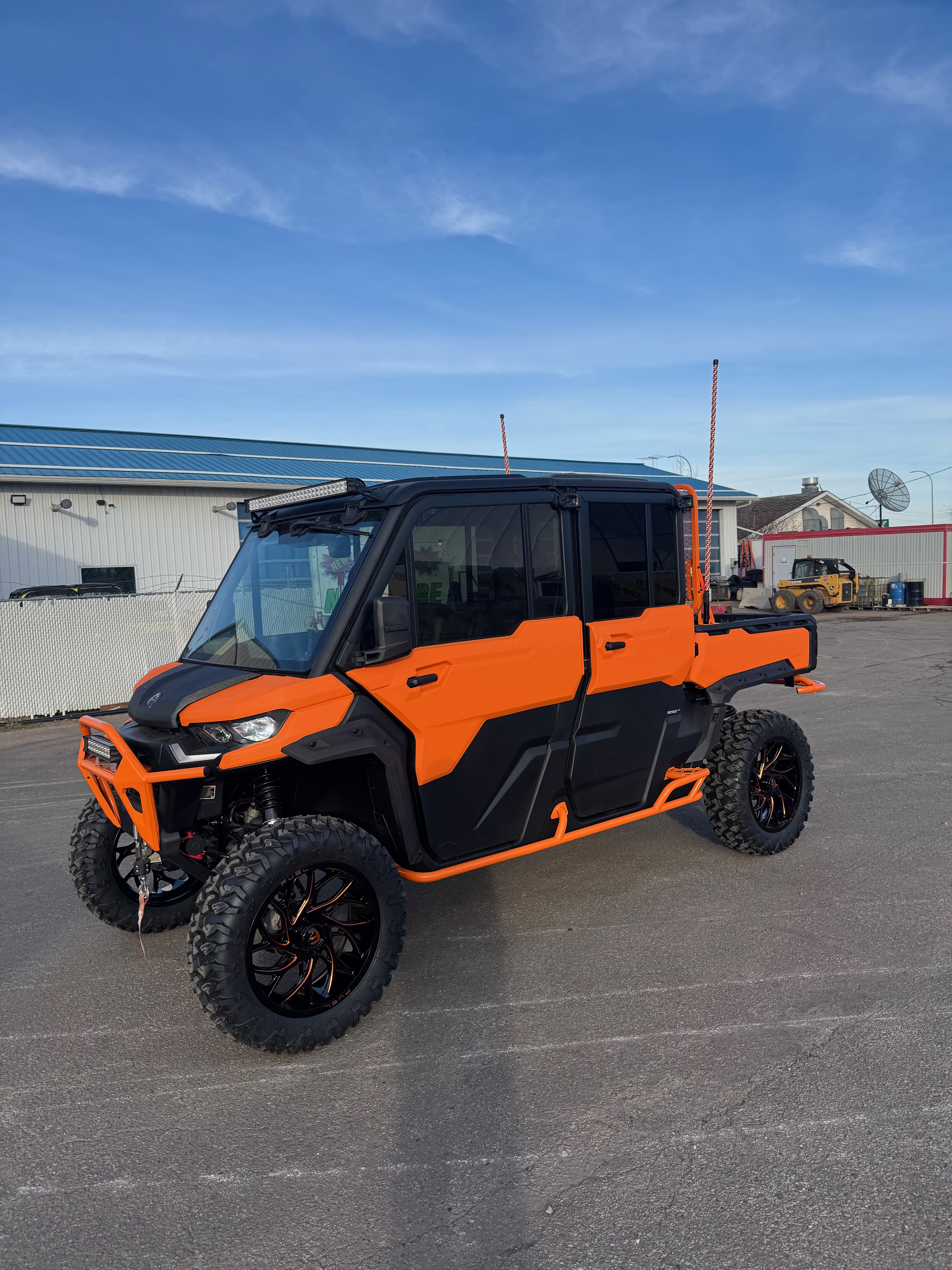 2025 Can-Am CUSTOM Defender Max Ltd - 6MSB