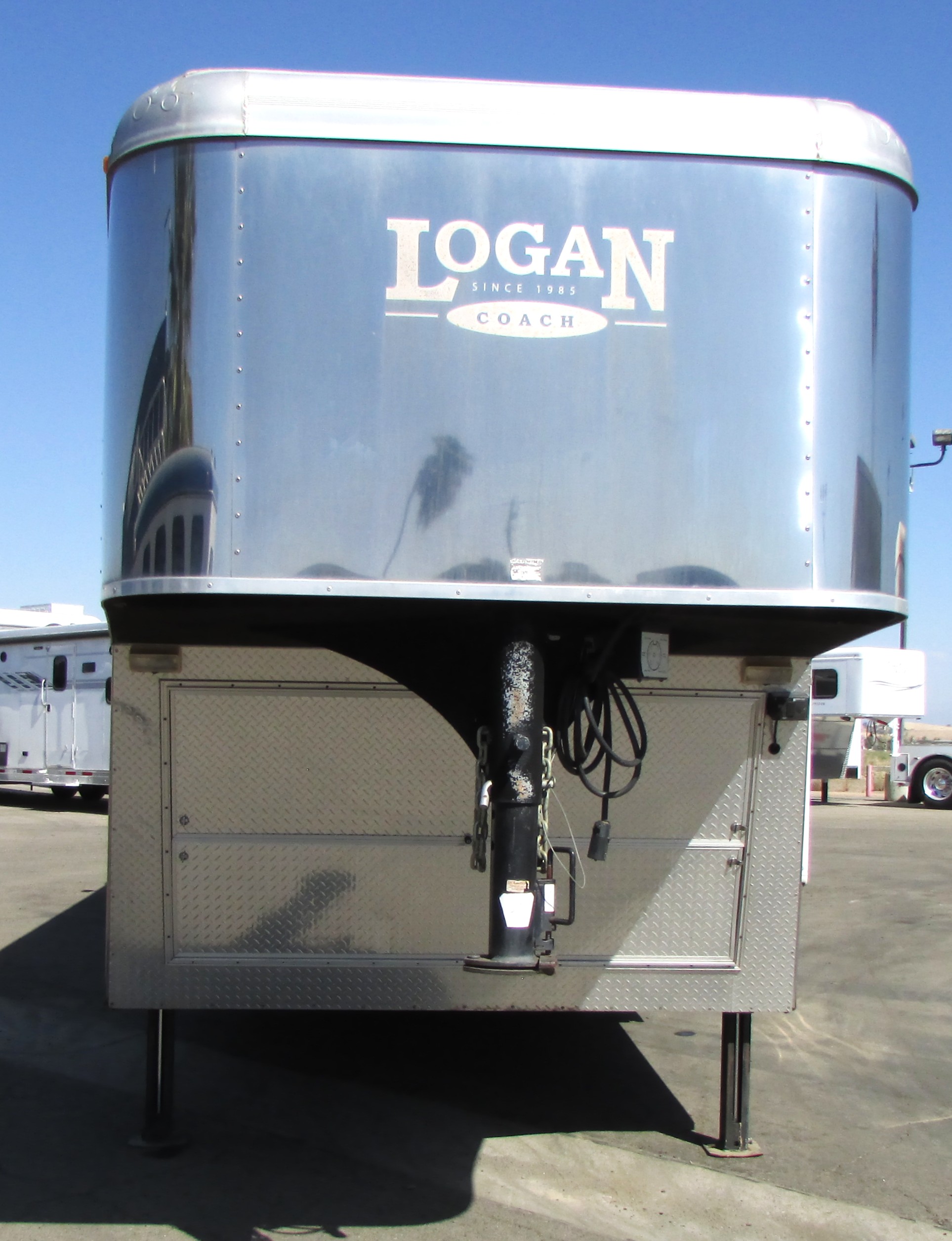 2010 Logan Coach XTR photo 2
