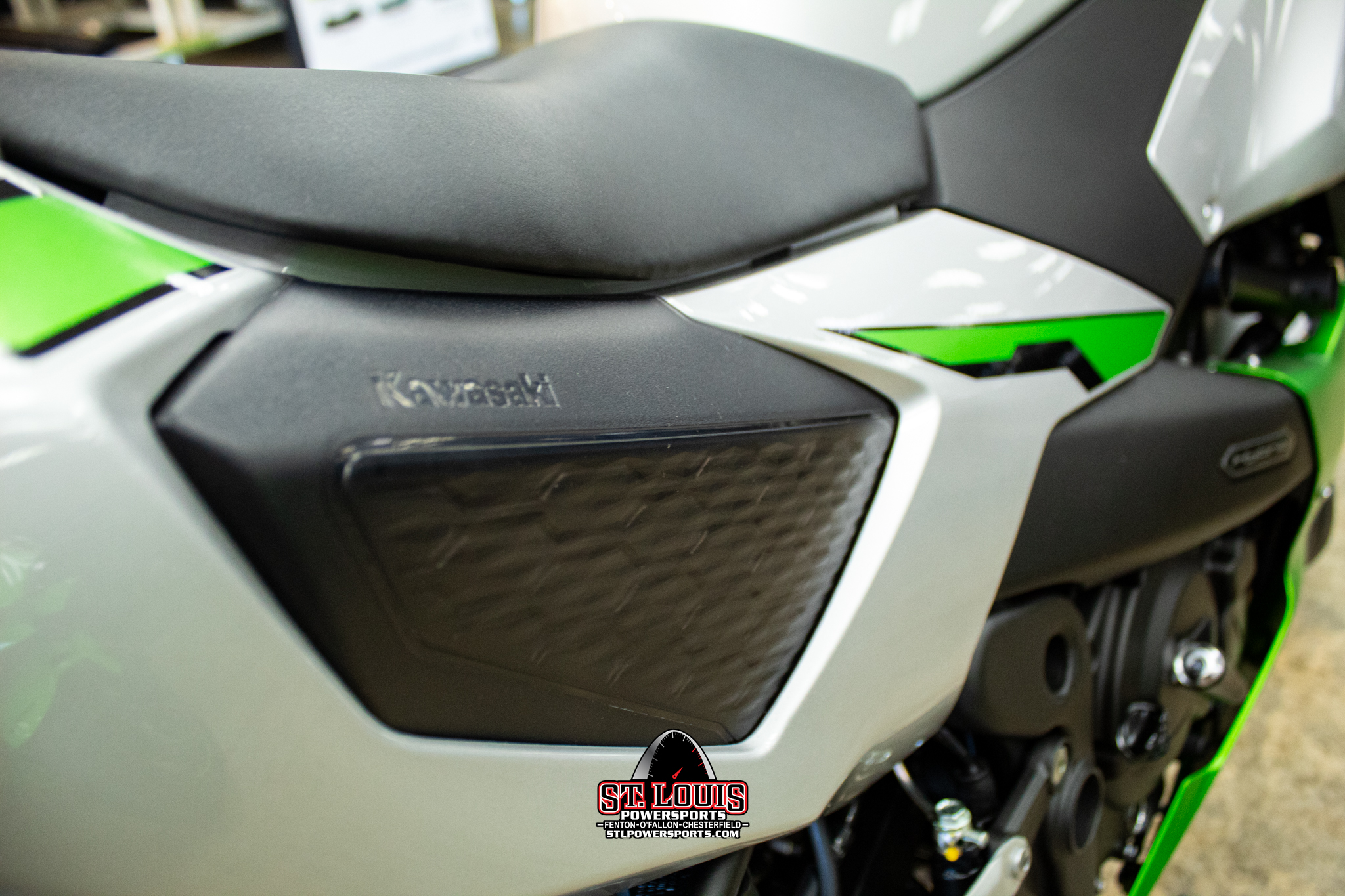 2024 Kawasaki Ninja® 7 Hybrid ABS - Photo 6