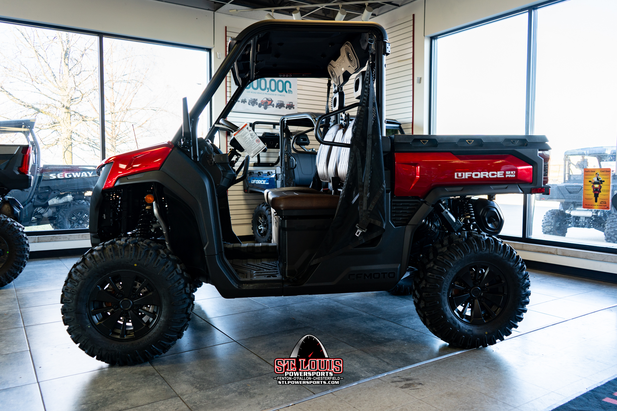 2025 CFMOTO UFORCE U10 Pro - Photo 2