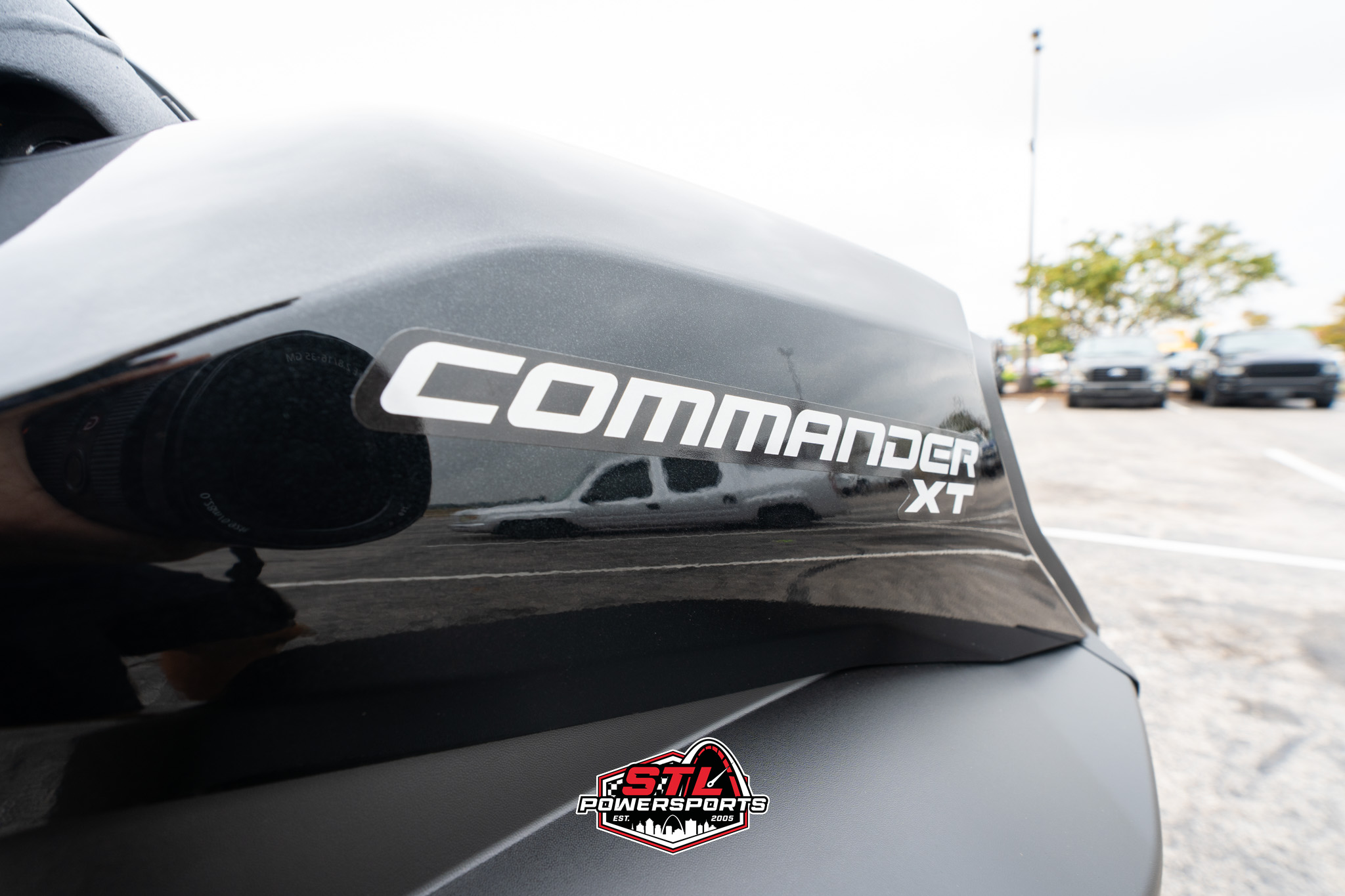 2025 Can-Am Commander XT 700 - Photo 11