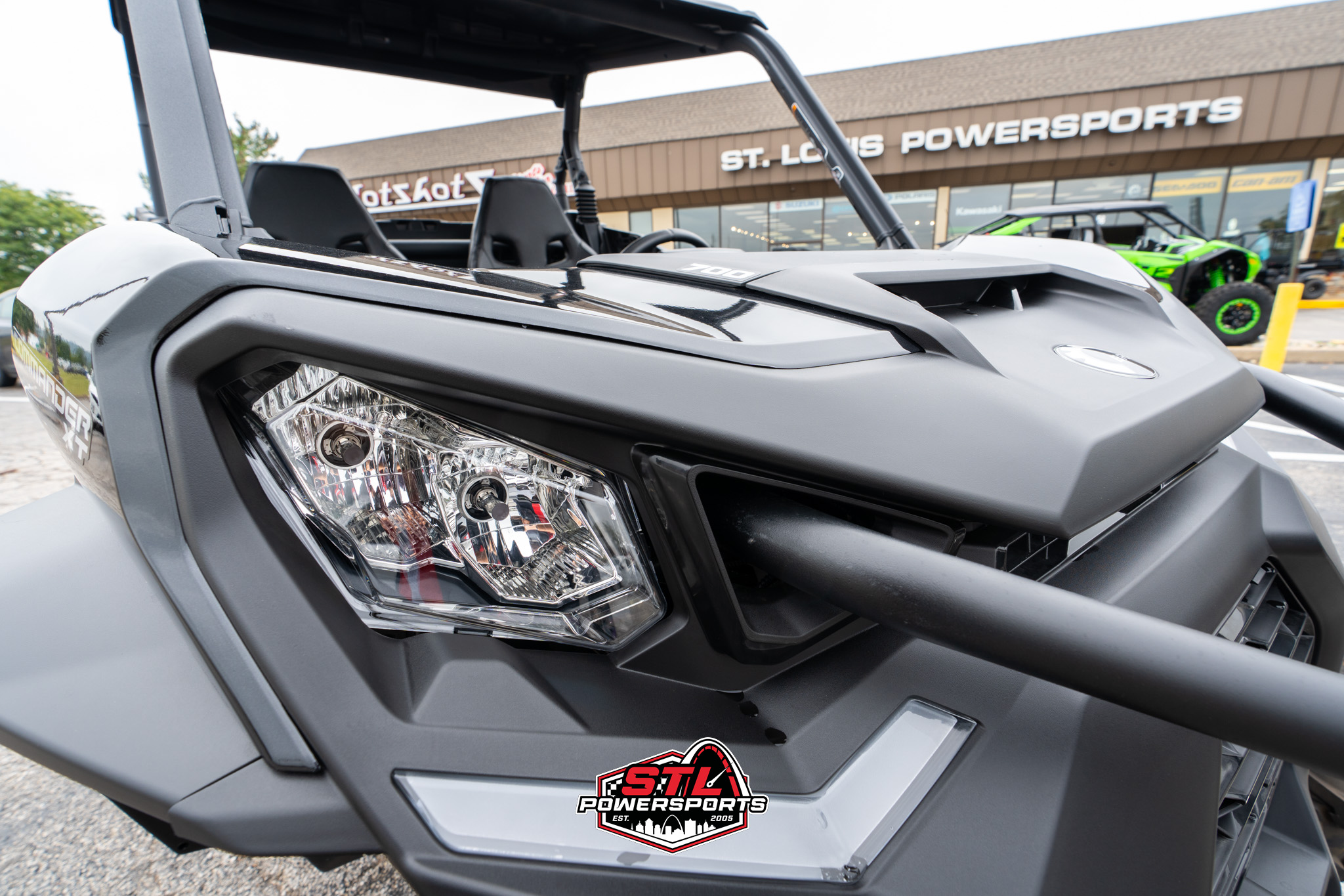 2025 Can-Am Commander XT 700 - Photo 12